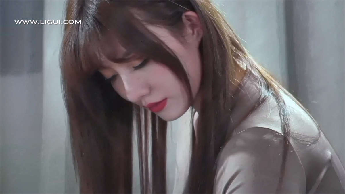 Ligui丽柜视频 2021.02.02 职场新秀 嘤嘤-日更街拍