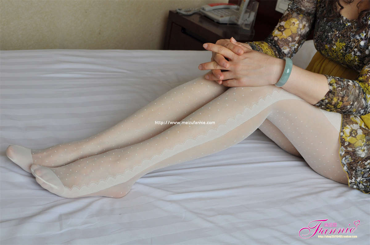 Fannie芬妮美足园NO.603 白色恋歌（1）-日更街拍