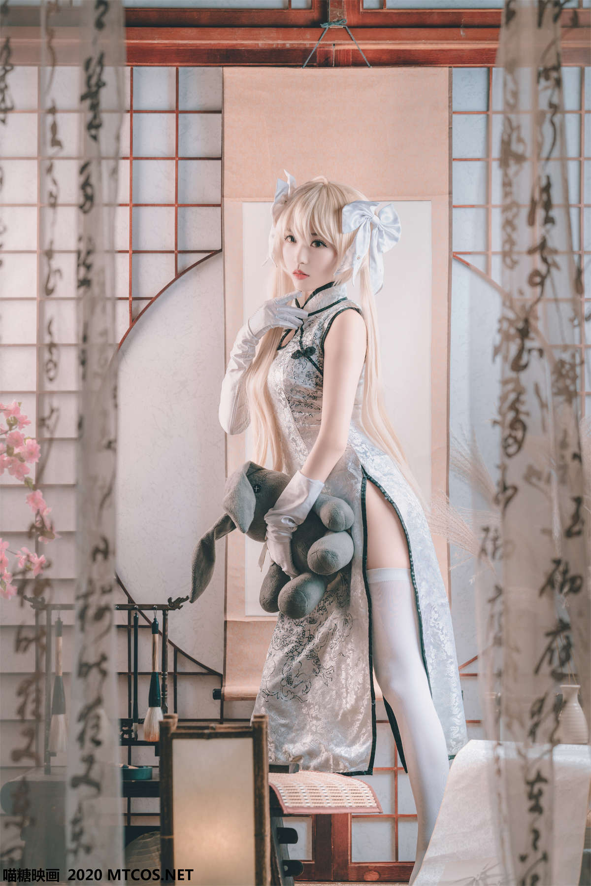 喵糖映画 HML.009 银丝旗袍-日更街拍