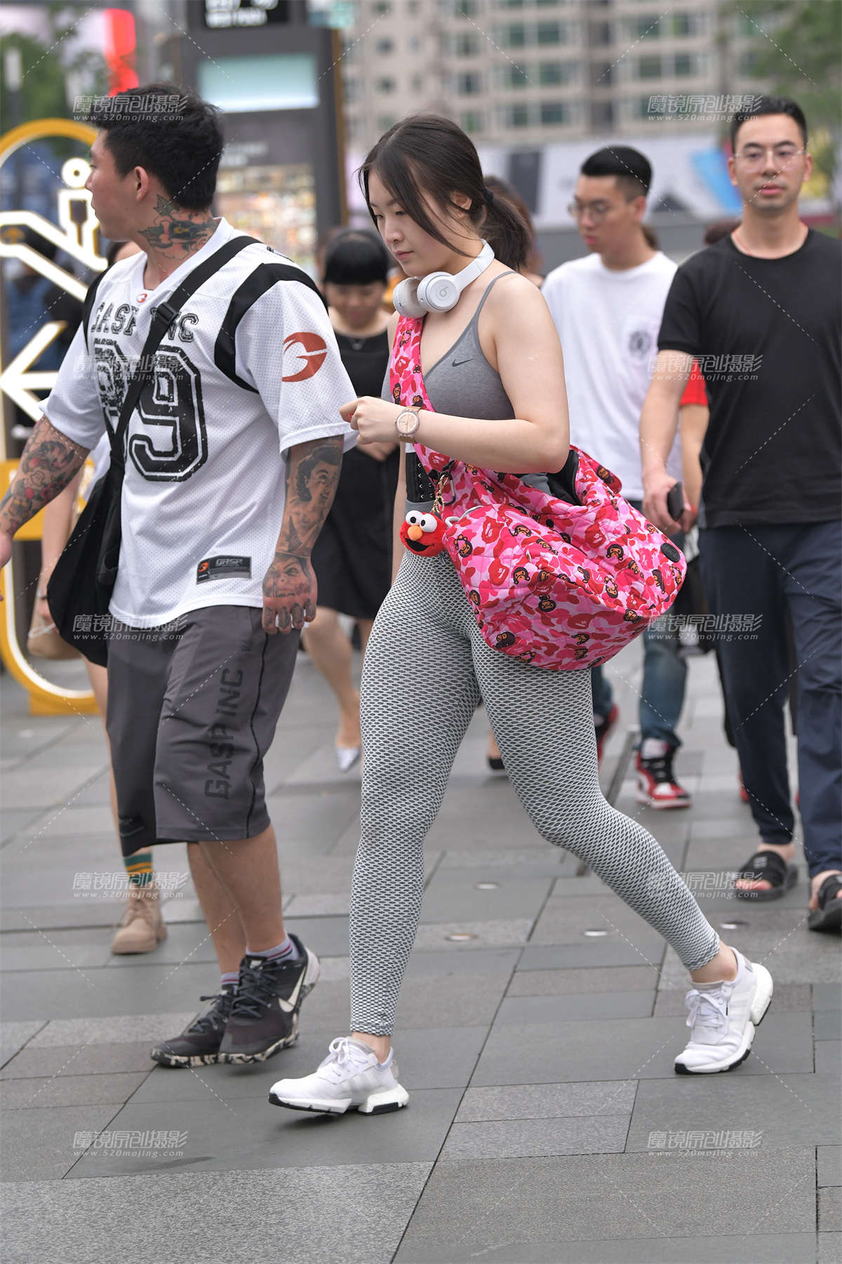 图片[2]-【视觉冲击赛贴】这妹子，相当给力，为你点赞-日更街拍