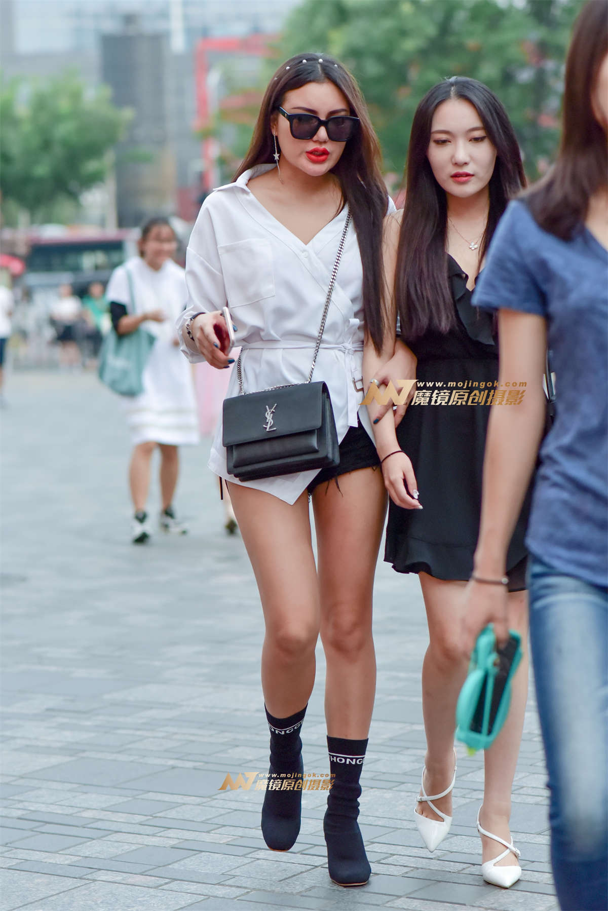 隐隐约约的性感-日更街拍