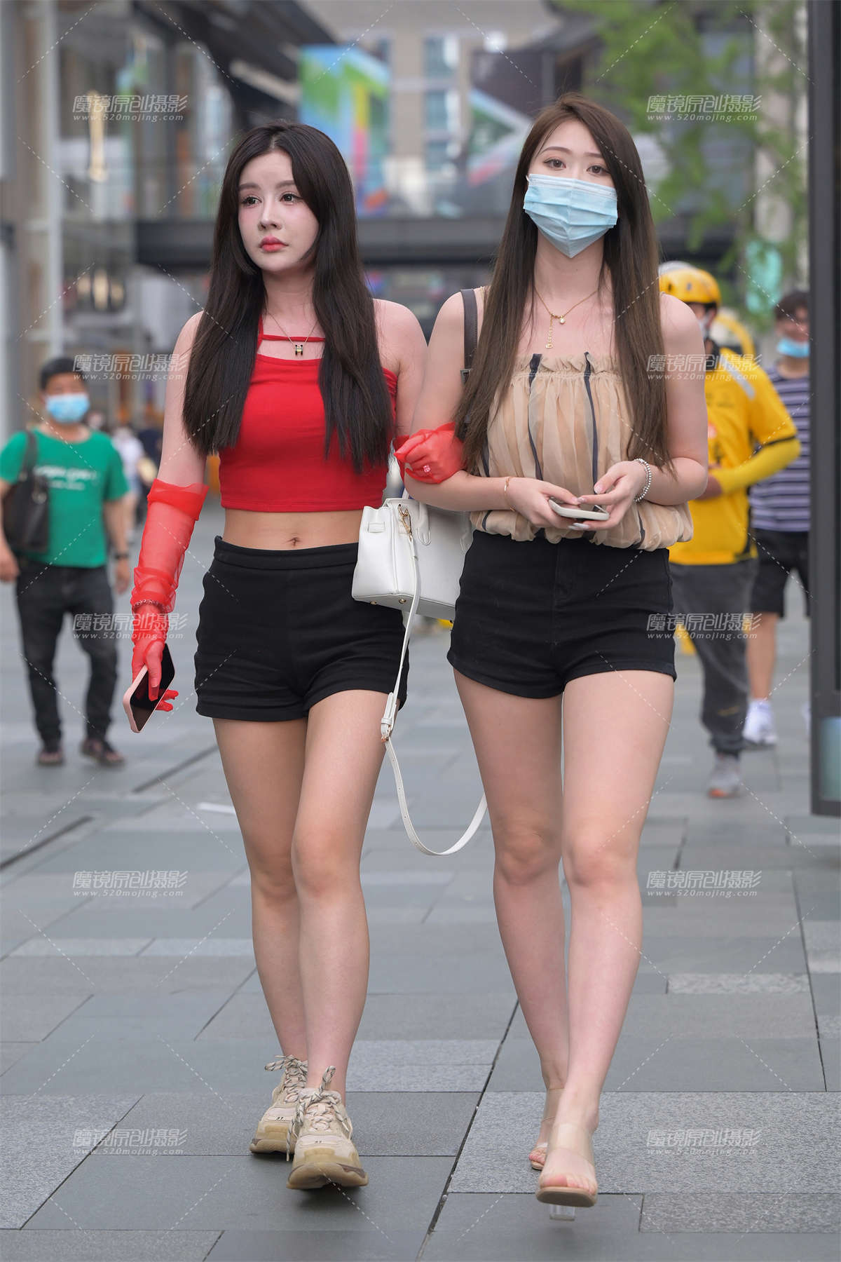 热裤闺蜜-日更街拍