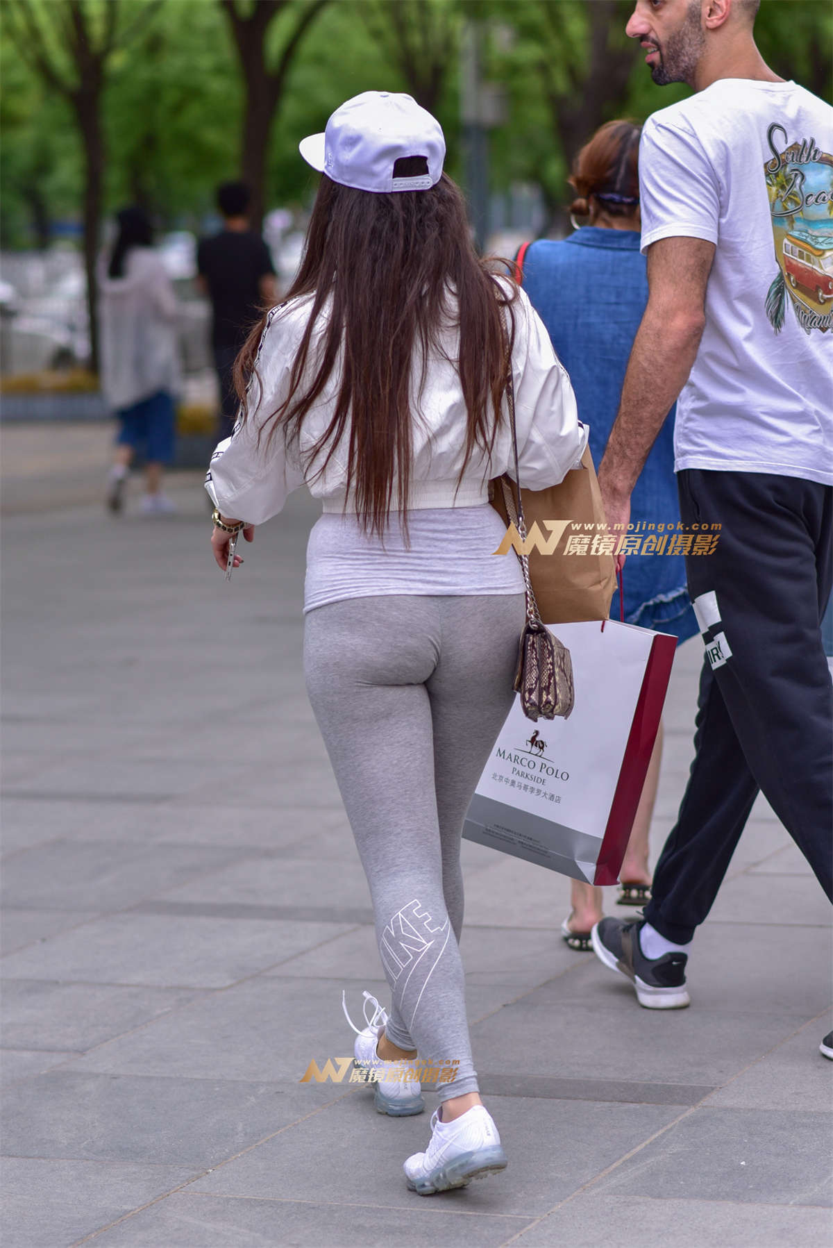 图片[2]-有着阳光般笑容的美臀洋妞-日更街拍