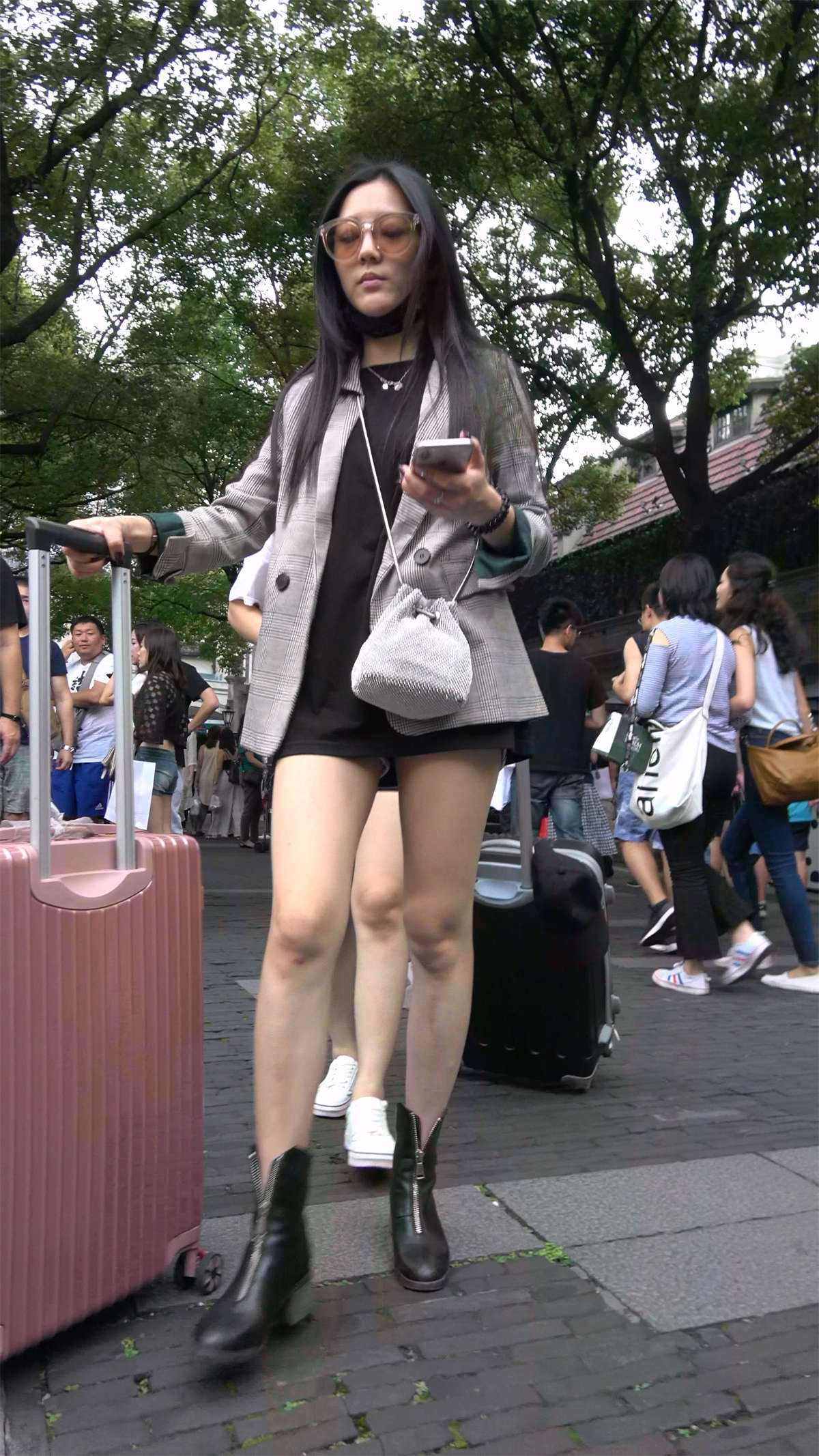 图片[2]-美腿性感大美女-日更街拍