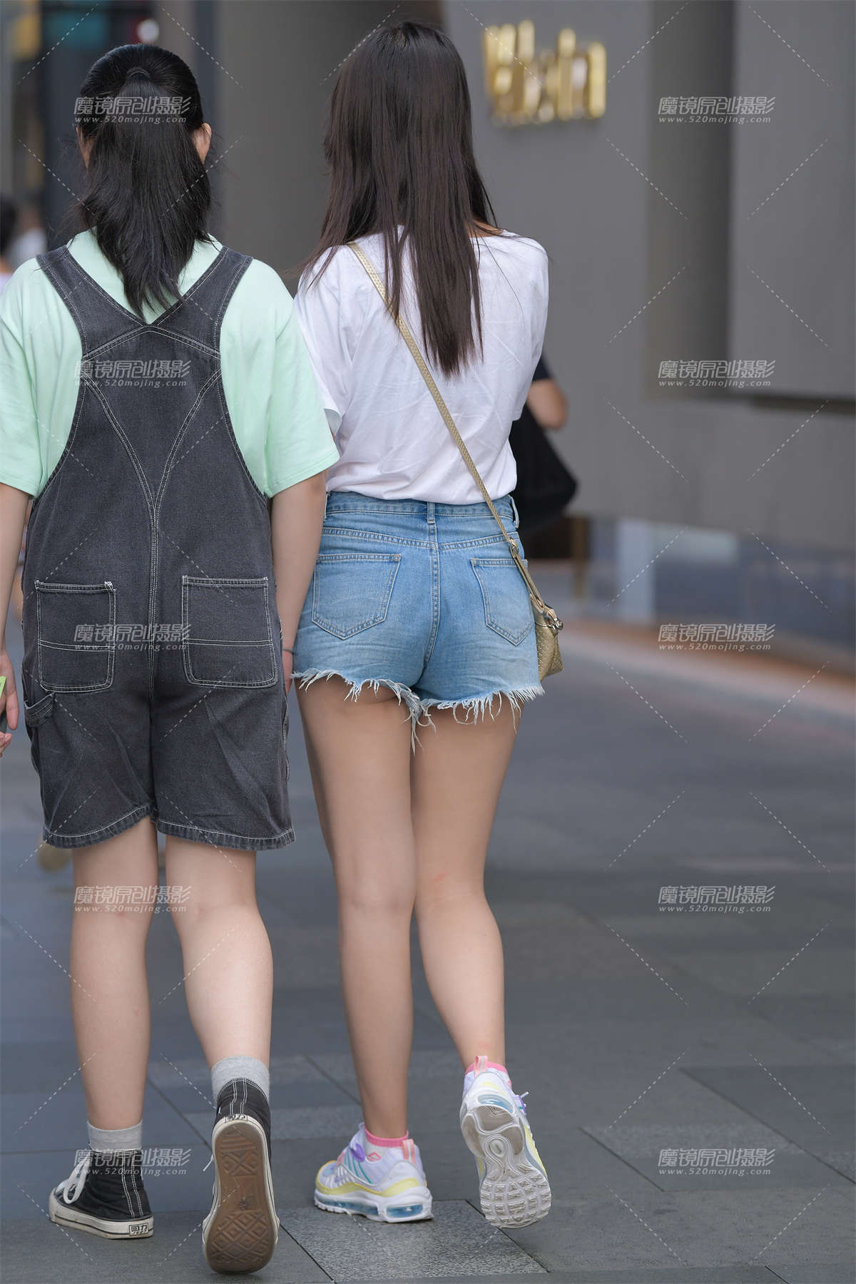 图片[2]-青春de气息，肉肉的大白腿-日更街拍