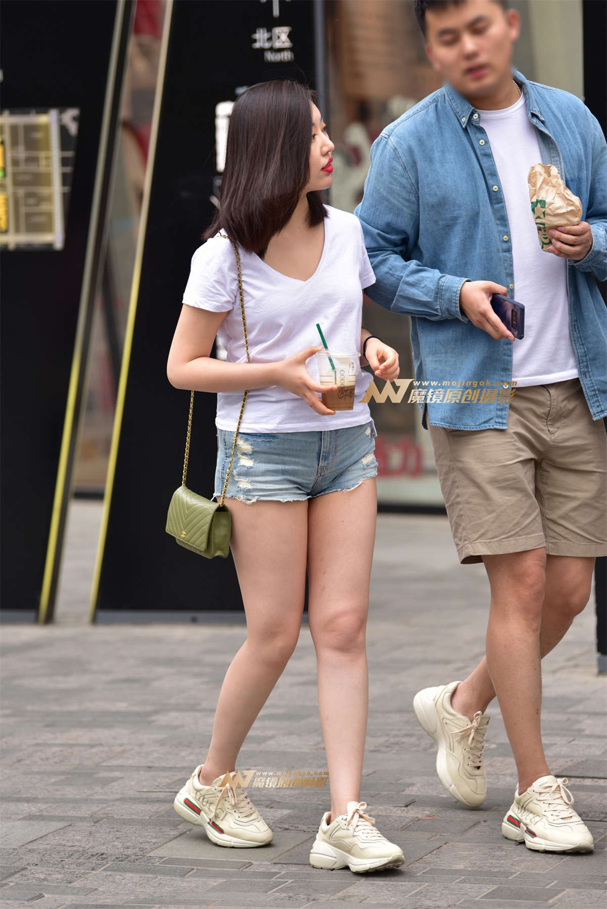 又到了该穿热裤的时候了-日更街拍