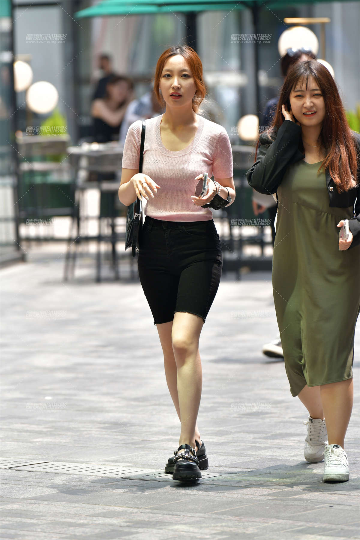 ★漂亮牛仔五分裤美女-日更街拍