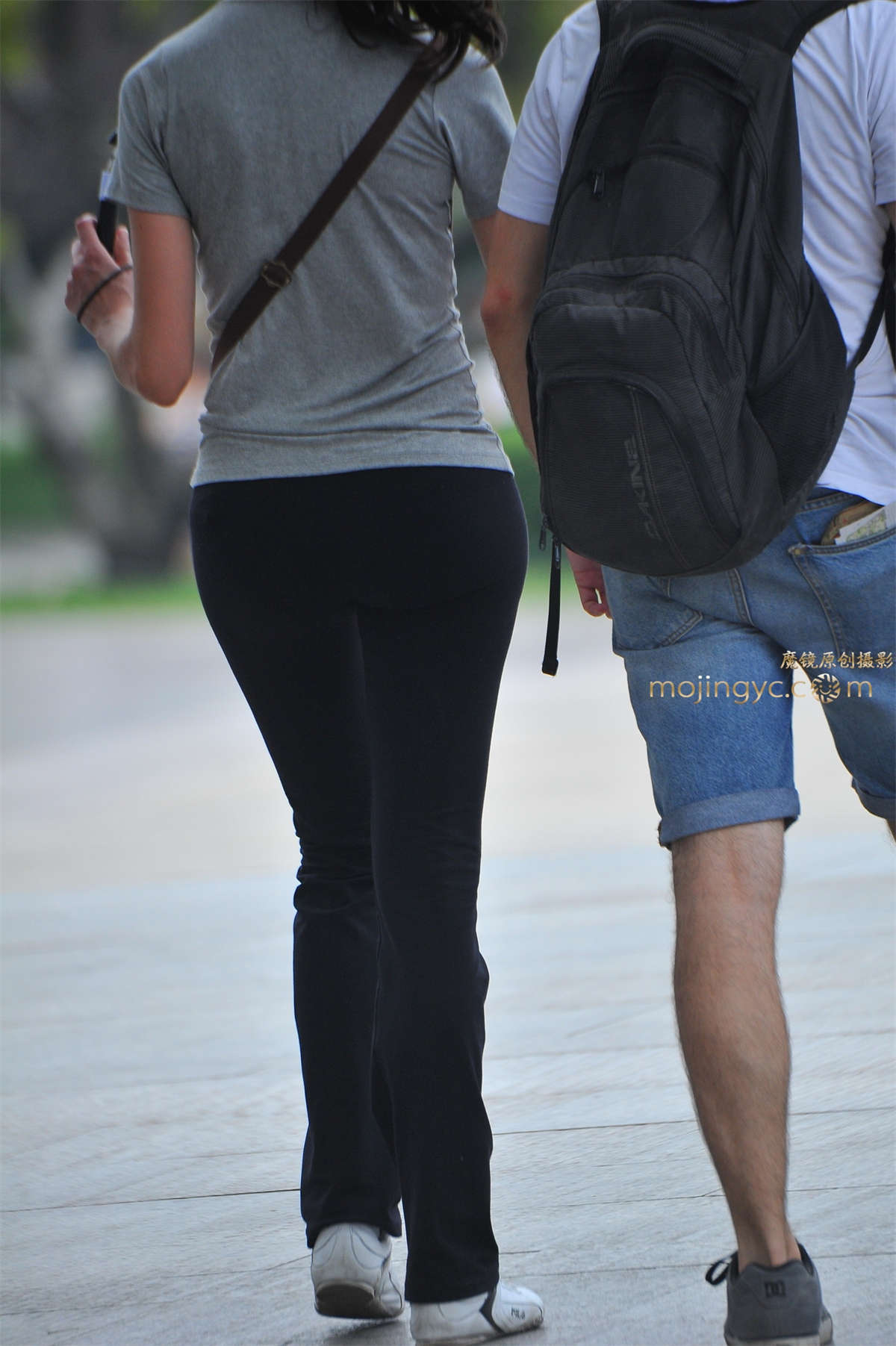 2016-09-18极品丰臀高挑洋妞13张-日更街拍