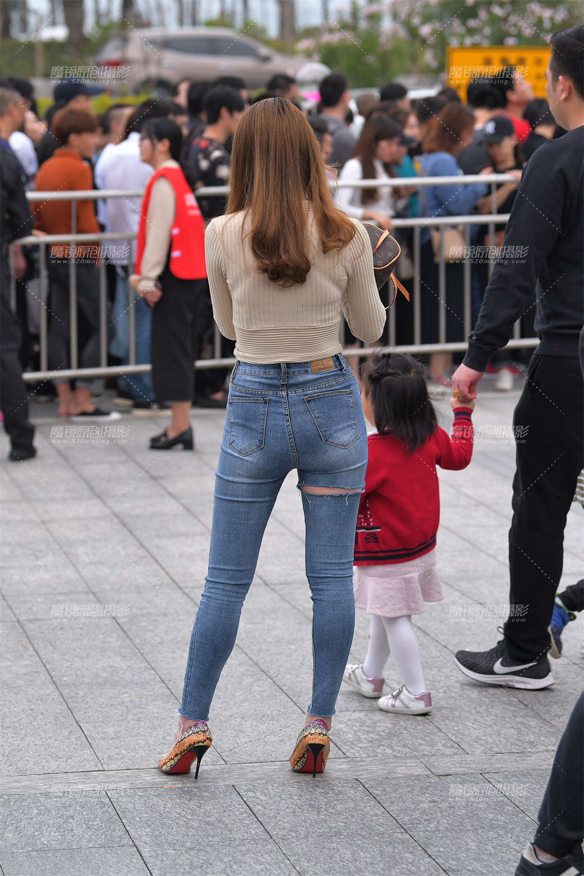图片[2]-人群中的紧牛__-日更街拍