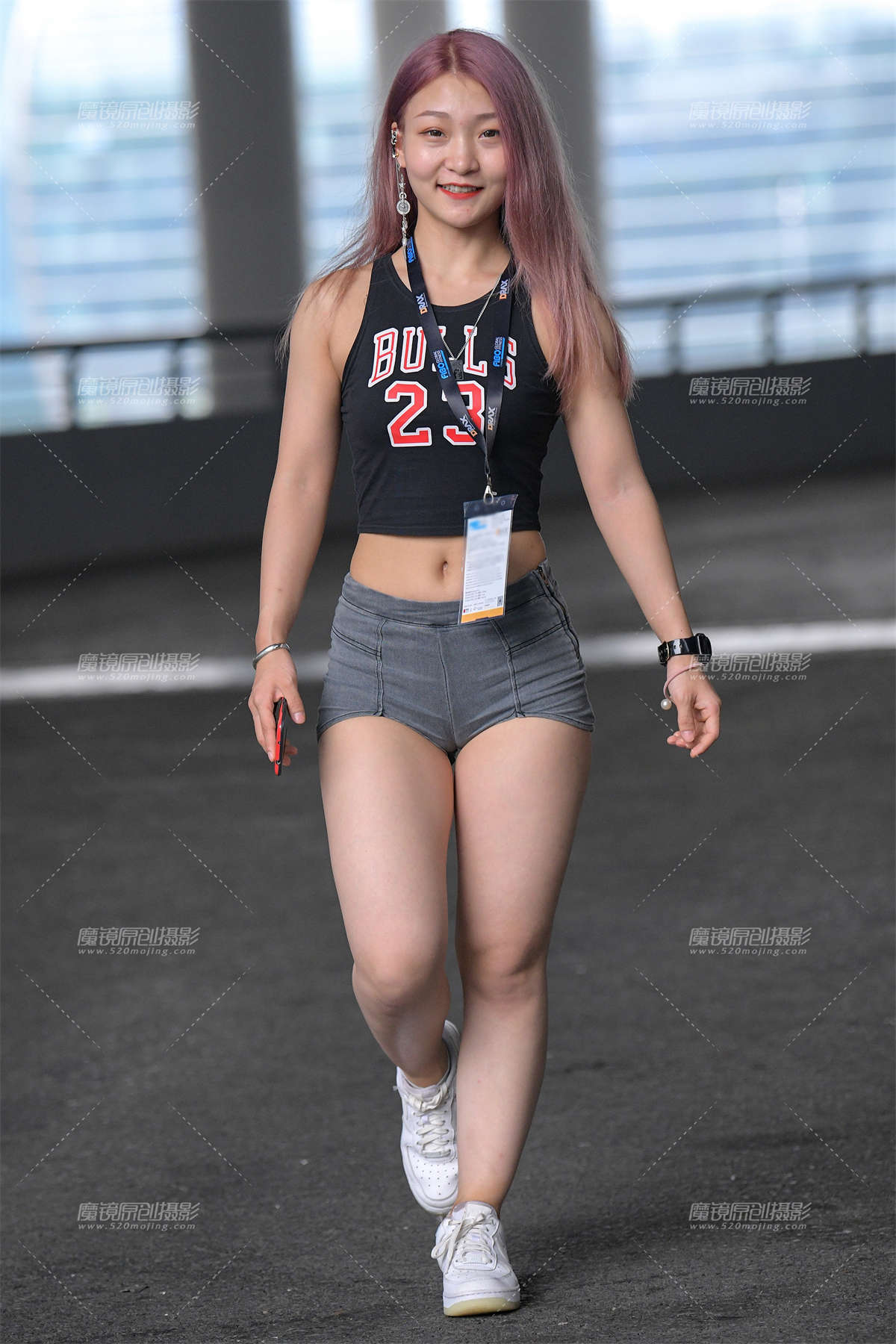 【街拍之魂赛帖】丰腴热裤美女-日更街拍