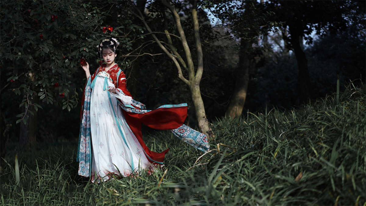 YITUYU艺图语 2023.03.10 又山茶花 岁岁草莓冰插图1