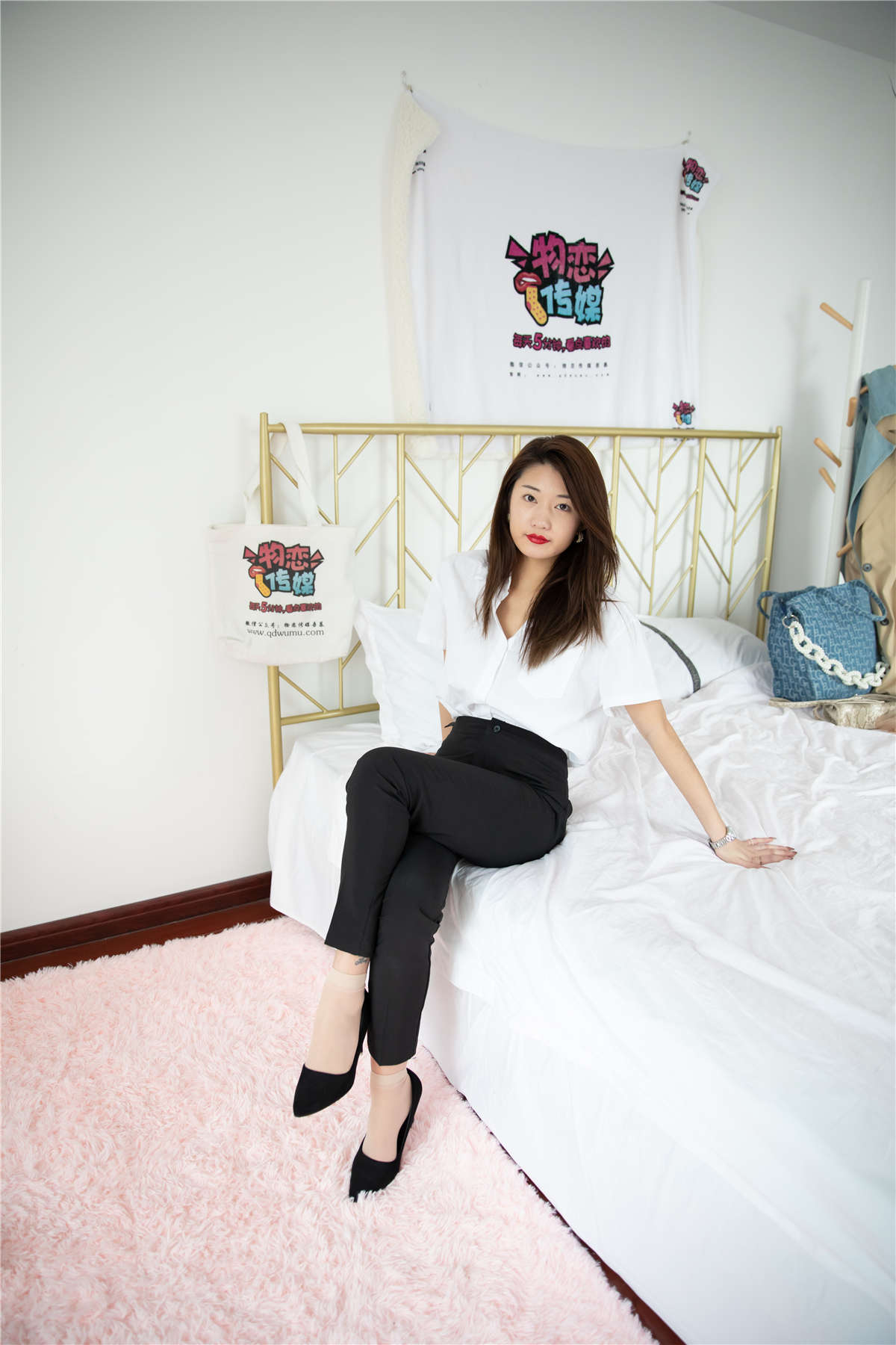 物恋传媒 NO.662 言言-雪语纷飞-日更街拍