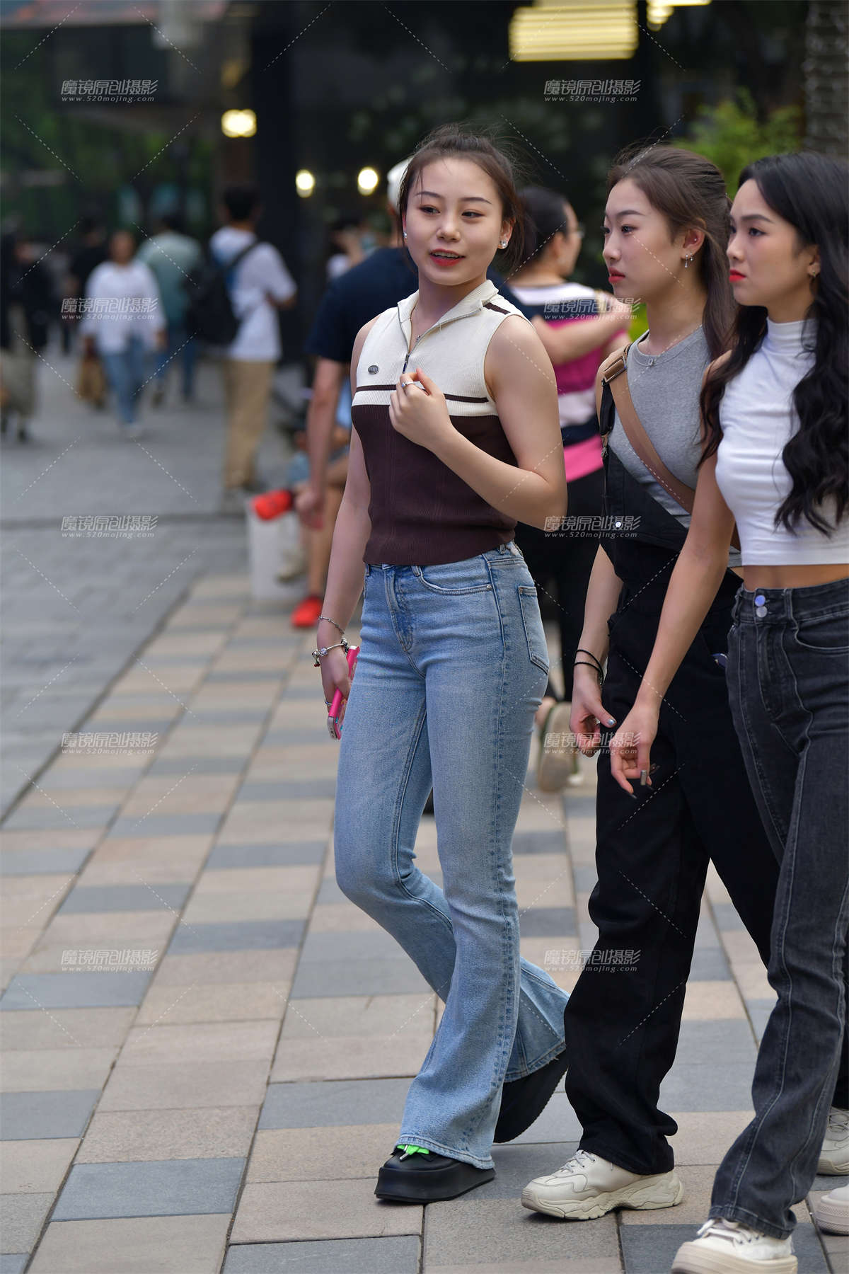 图片[2]-★文静的牛仔裤美女-日更街拍