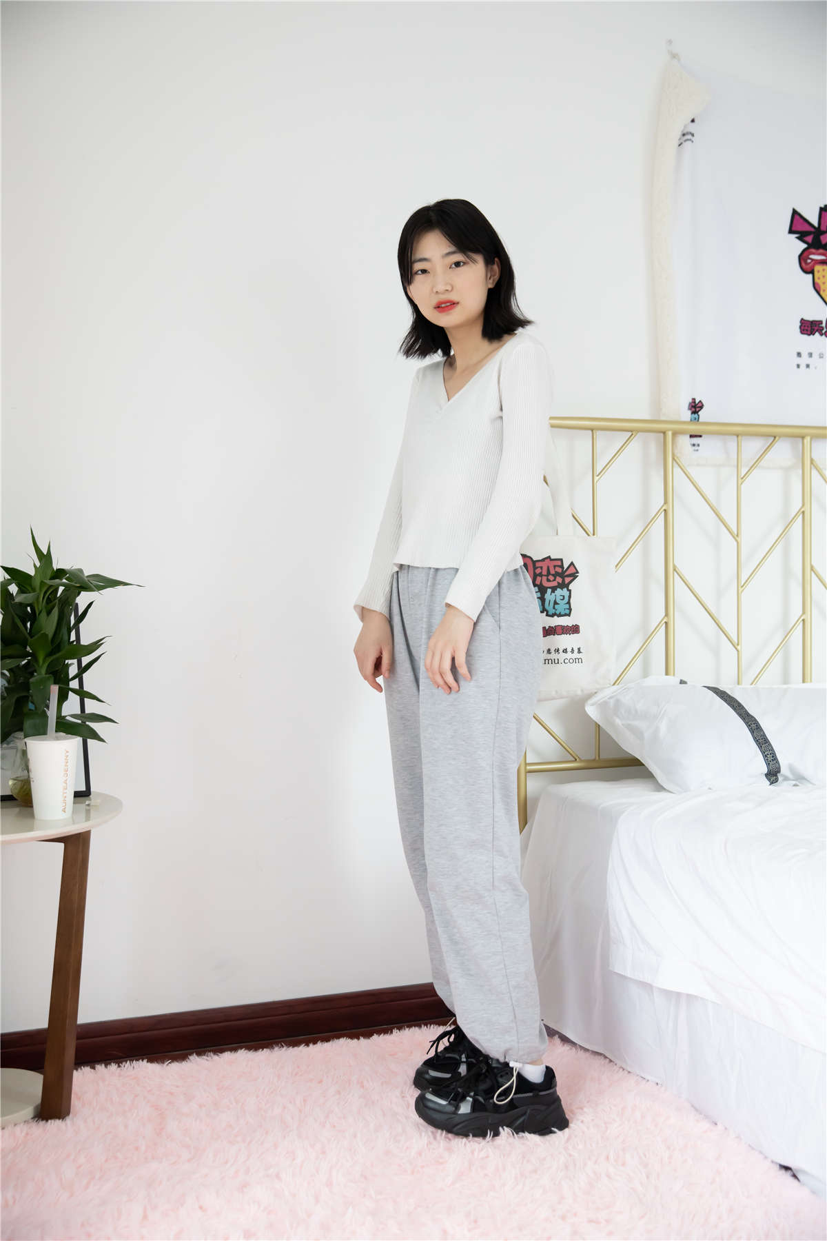 物恋传媒 NO.663 小凌-草原最美的花-日更街拍