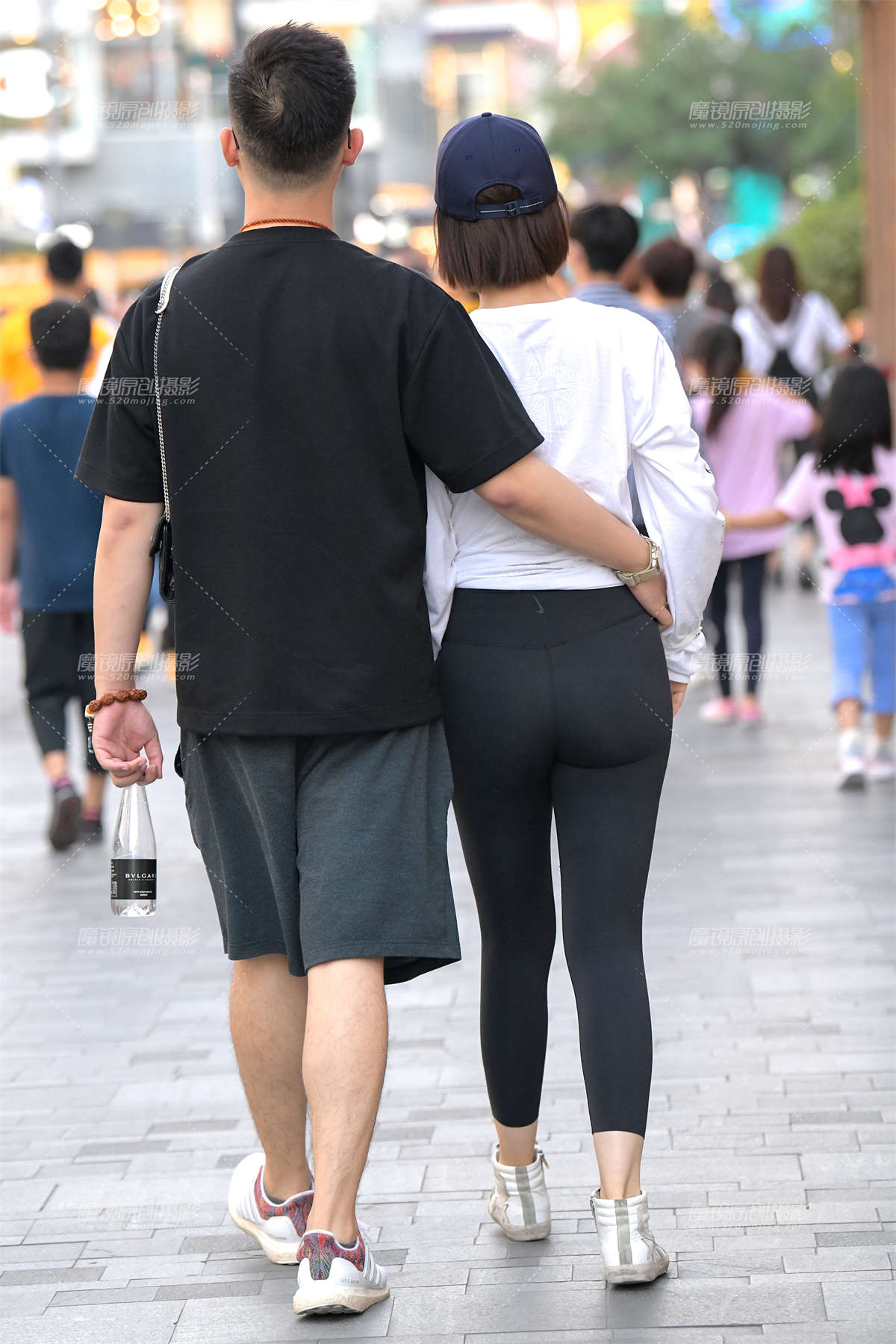 图片[2]-【街拍之魂赛帖】黑色紧身MM-日更街拍