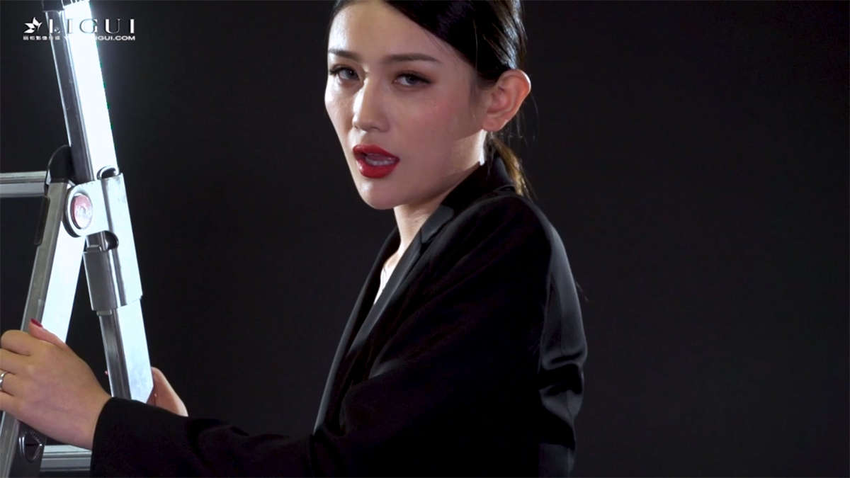 Ligui丽柜视频 2020.06.02 谁要上来呀 甜甜-日更街拍