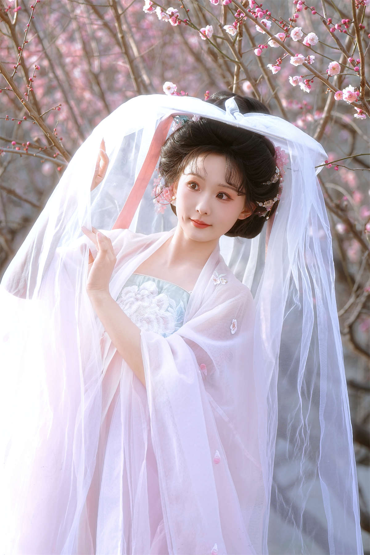 YITUYU艺图语 2025.03.25 春有约，花不误 锐锐才不是菜狗-日更街拍