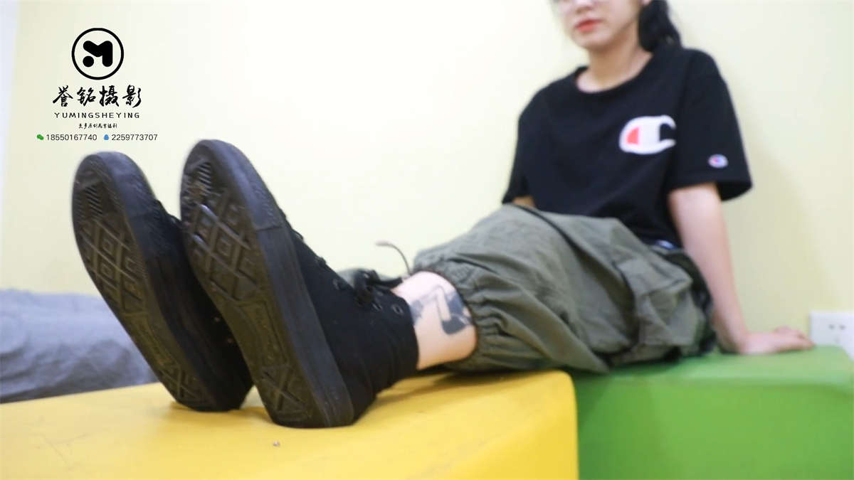 誉铭传媒 2019-第8期挠脚作品-日更街拍