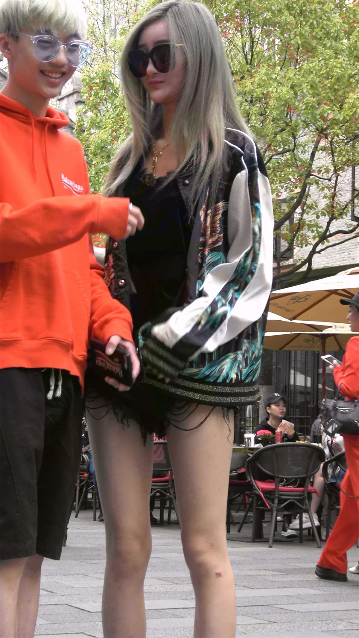 图片[2]-小清新美腿墨镜美女-日更街拍