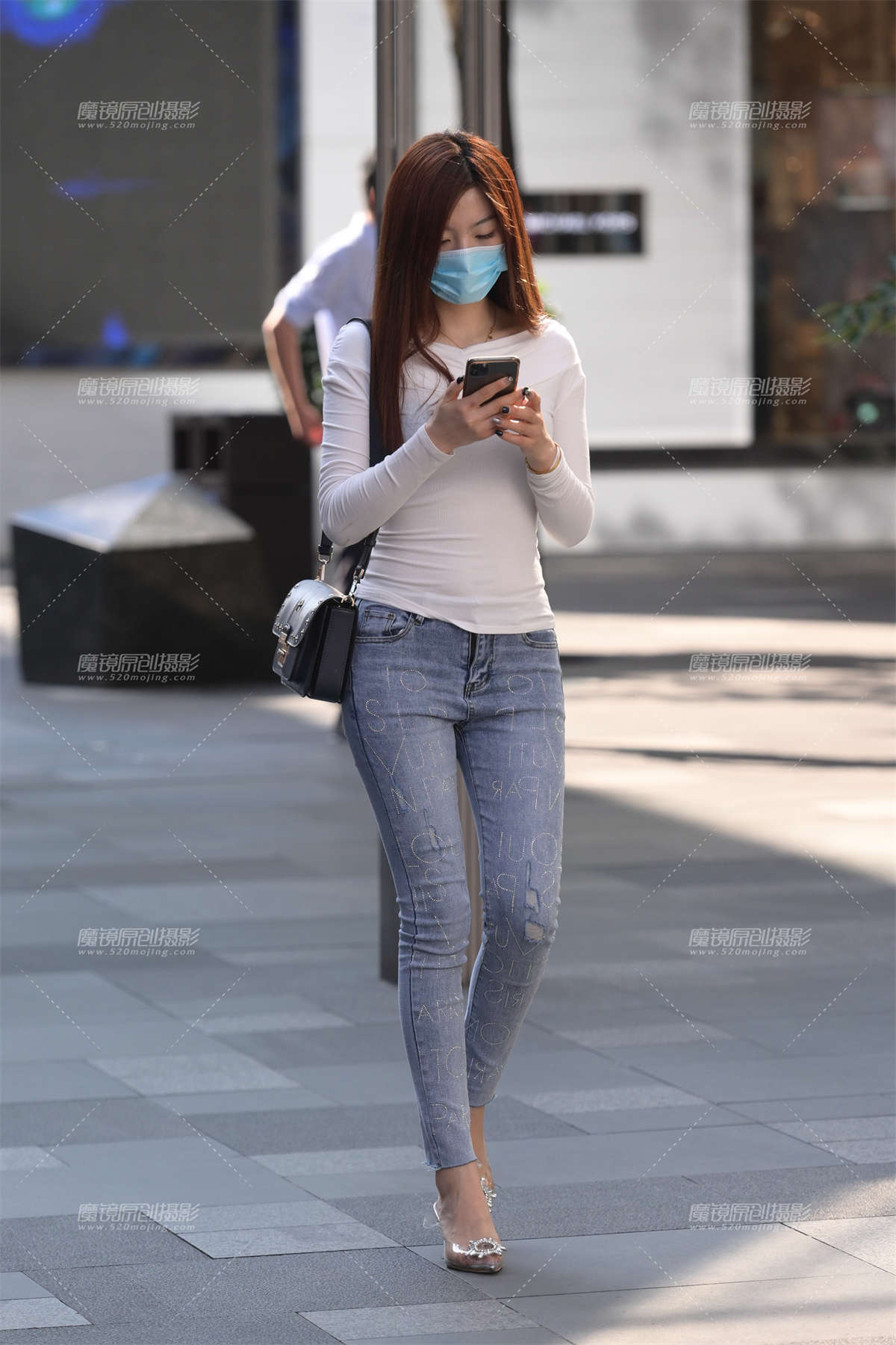 高跟紧牛美女-日更街拍