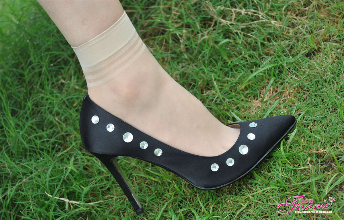 图片[2]-Fannie芬妮美足园NO.619 秋日私语（高跟丝足1）-日更街拍