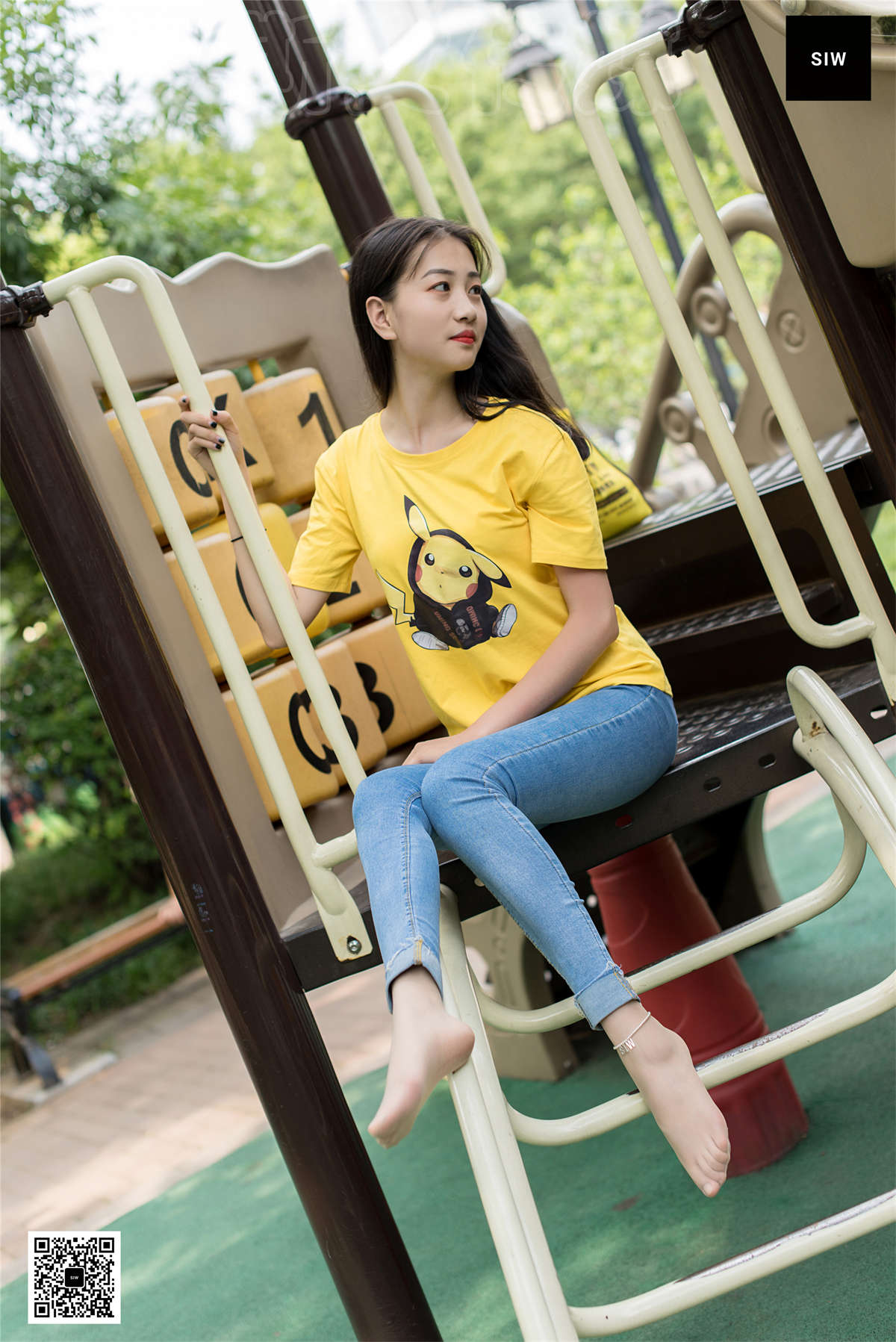 SIW斯文传媒 VOL.072 大儿童乐园-雯静-日更街拍