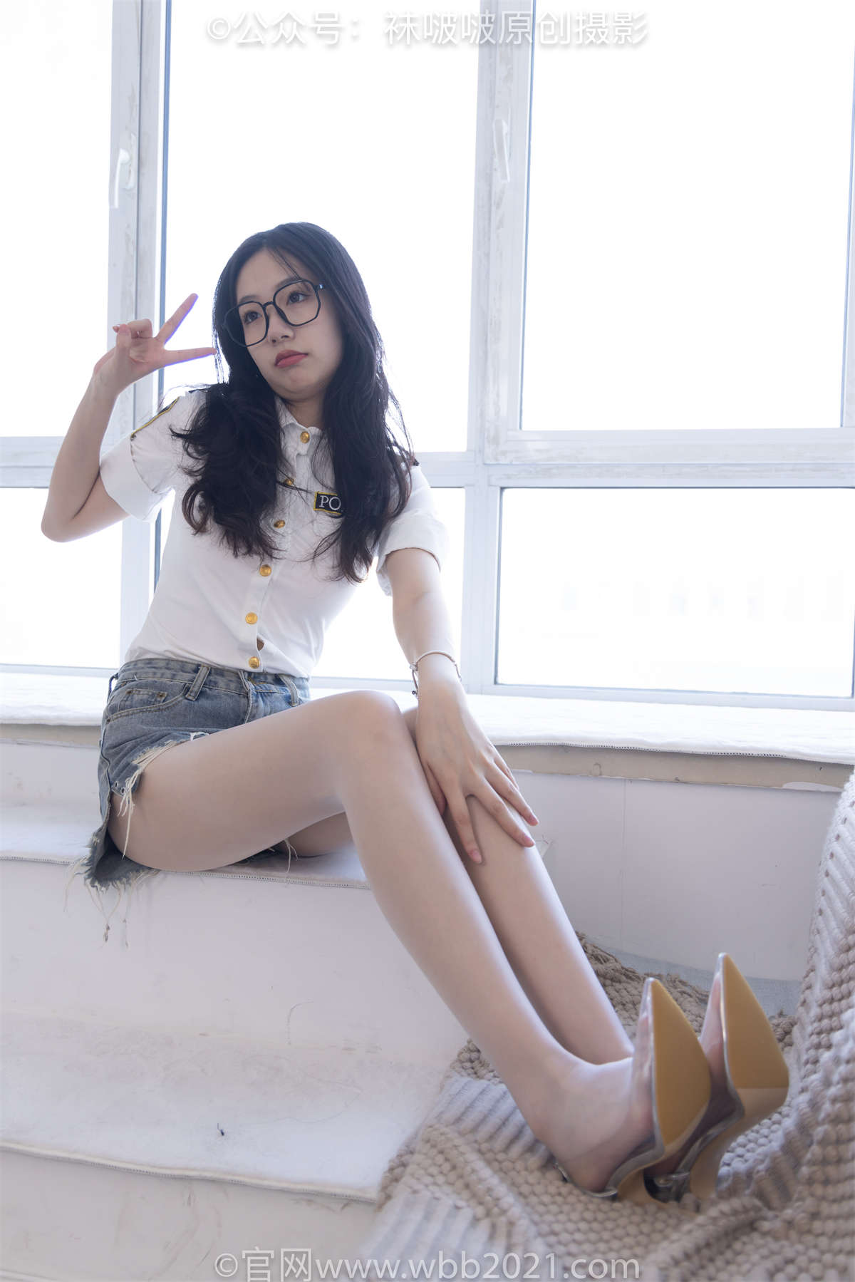 图片[2]-袜啵啵 No.433 小甜豆-透明高跟、白丝、穿鞋往鞋里倒酸奶剧情 剧情版-日更街拍