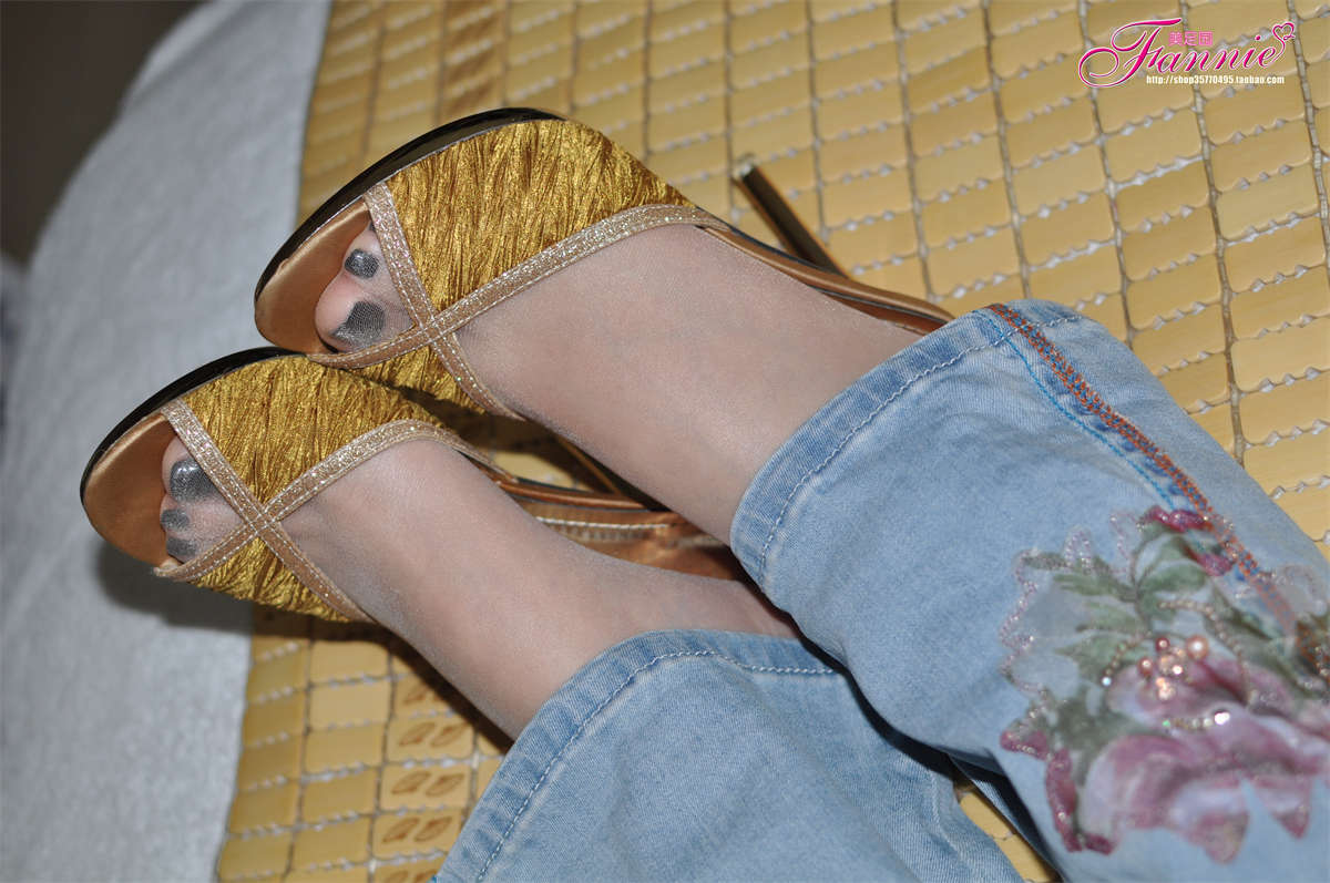 Fannie芬妮美足园NO.621 秋日私语（高跟丝足3）-日更街拍