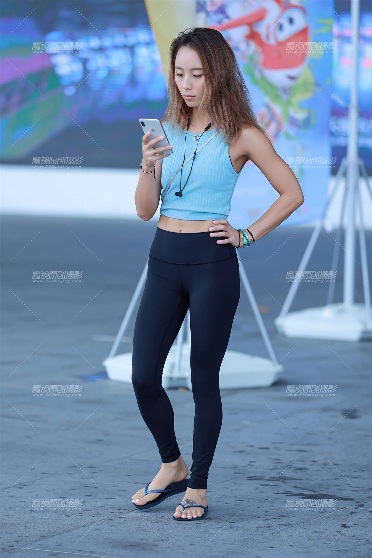 【小默赛帖】★黑色紧身美女★-日更街拍