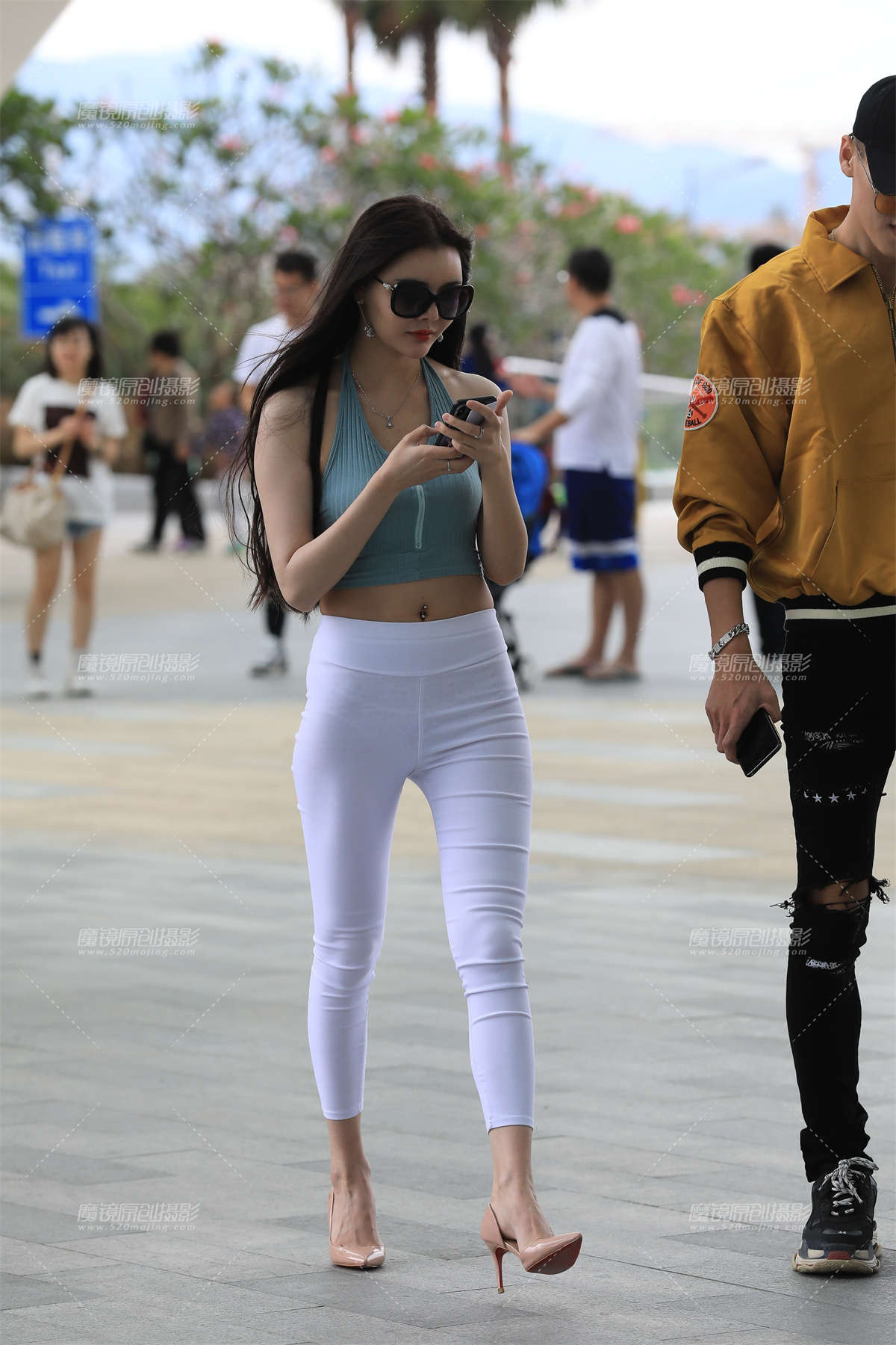 【凯恩赛贴】极品白裤！若隐若现！-日更街拍