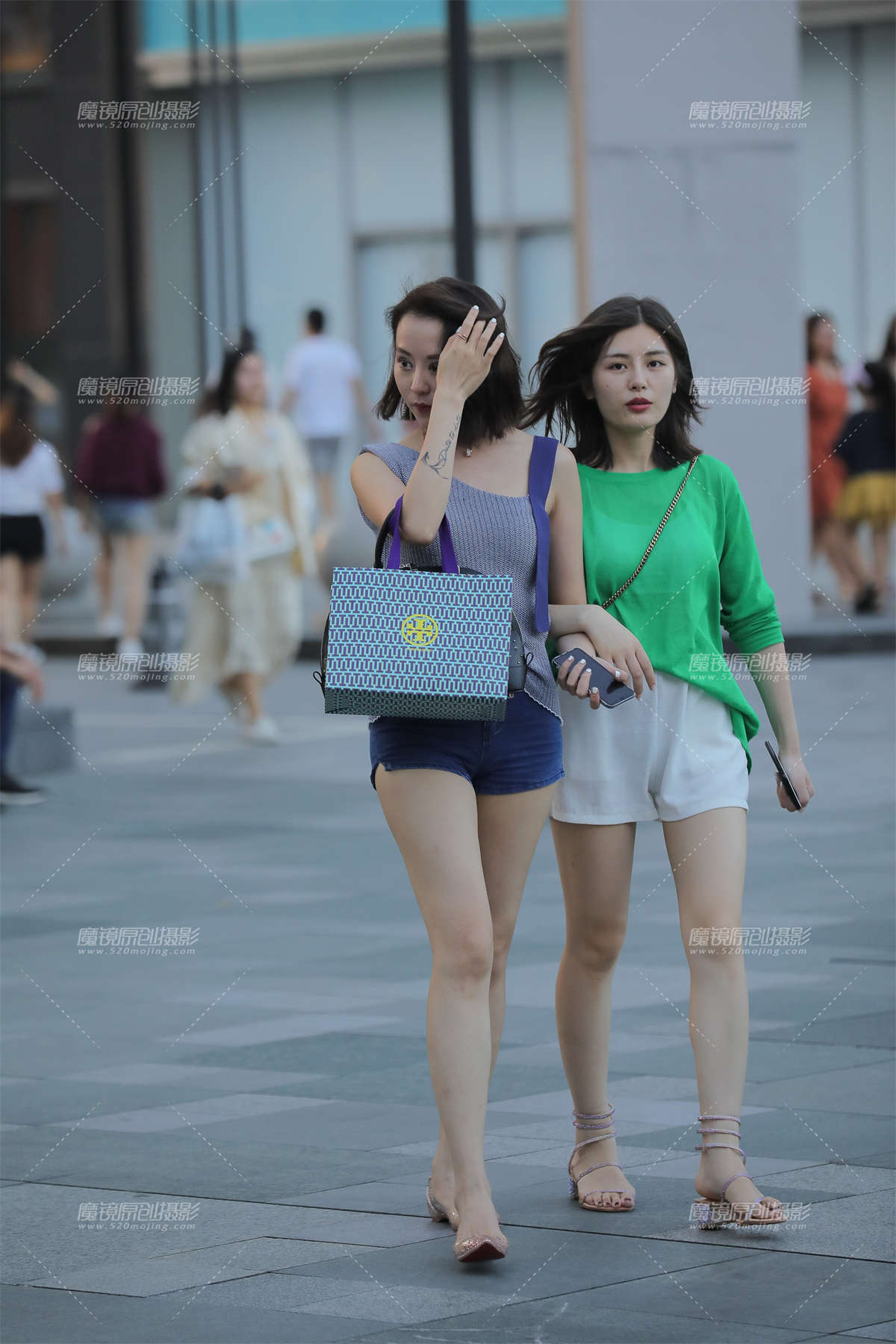 含羞娇美的__-日更街拍