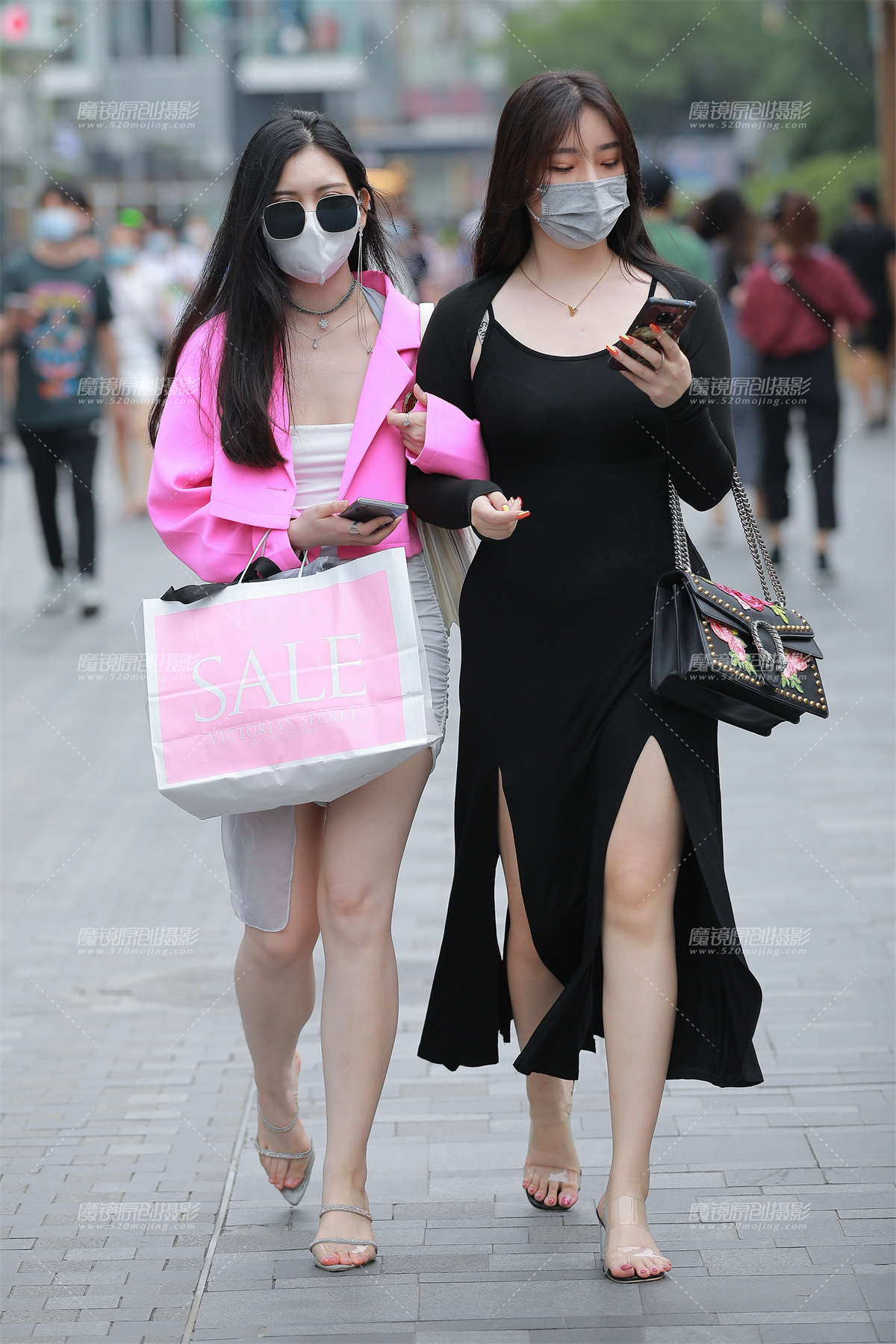 【玻璃赛帖】丰满性感包臀裙小姐姐-日更街拍