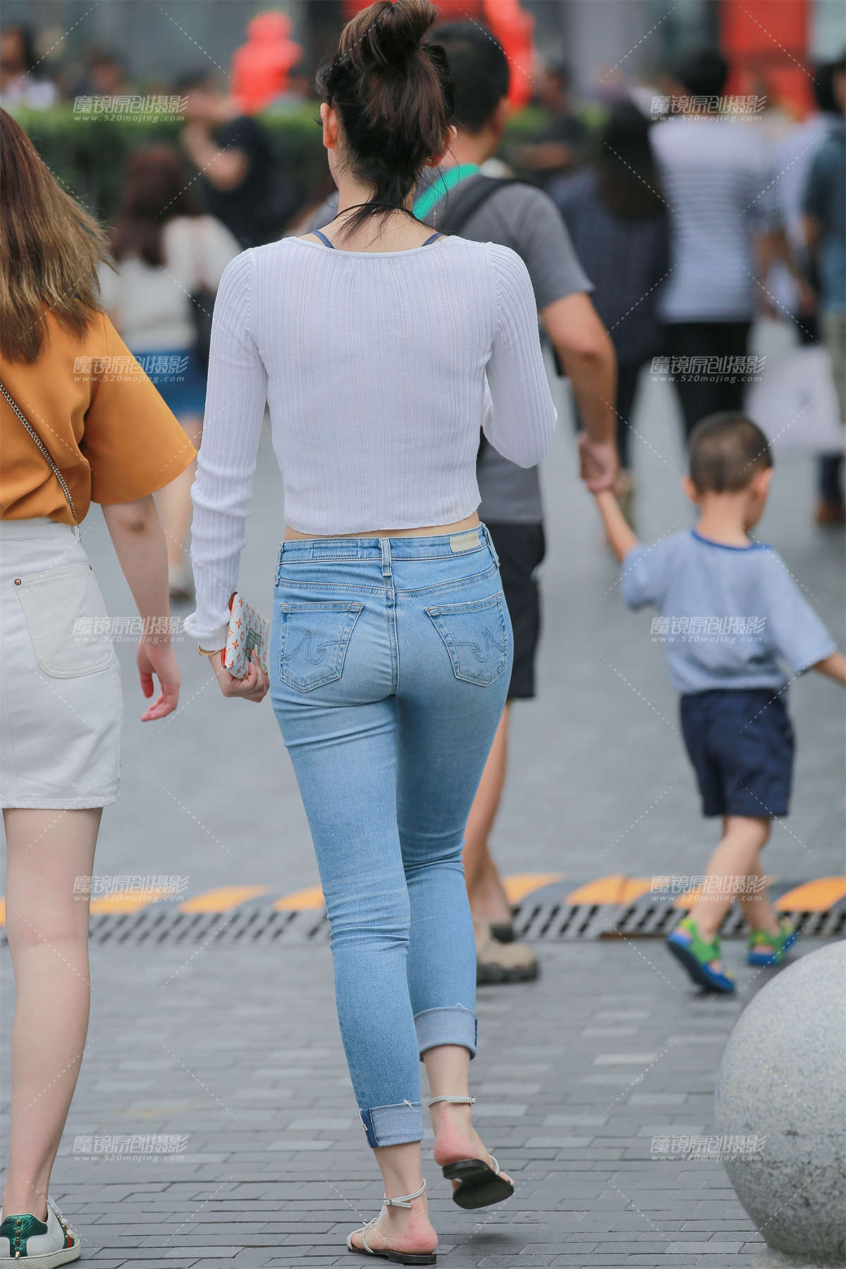 图片[2]-蓝牛美眉-日更街拍