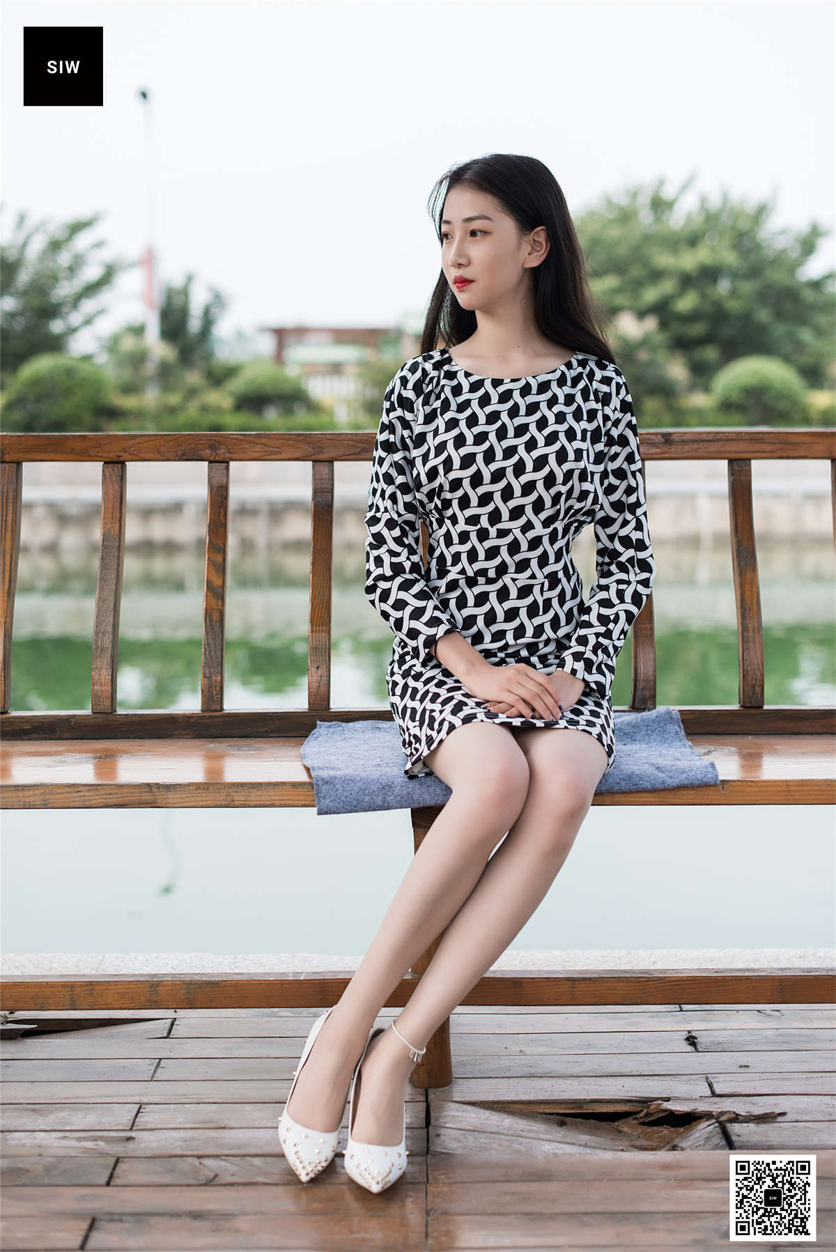 图片[2]-SIW斯文传媒 VOL.074 湖心凉亭-雯静-日更街拍