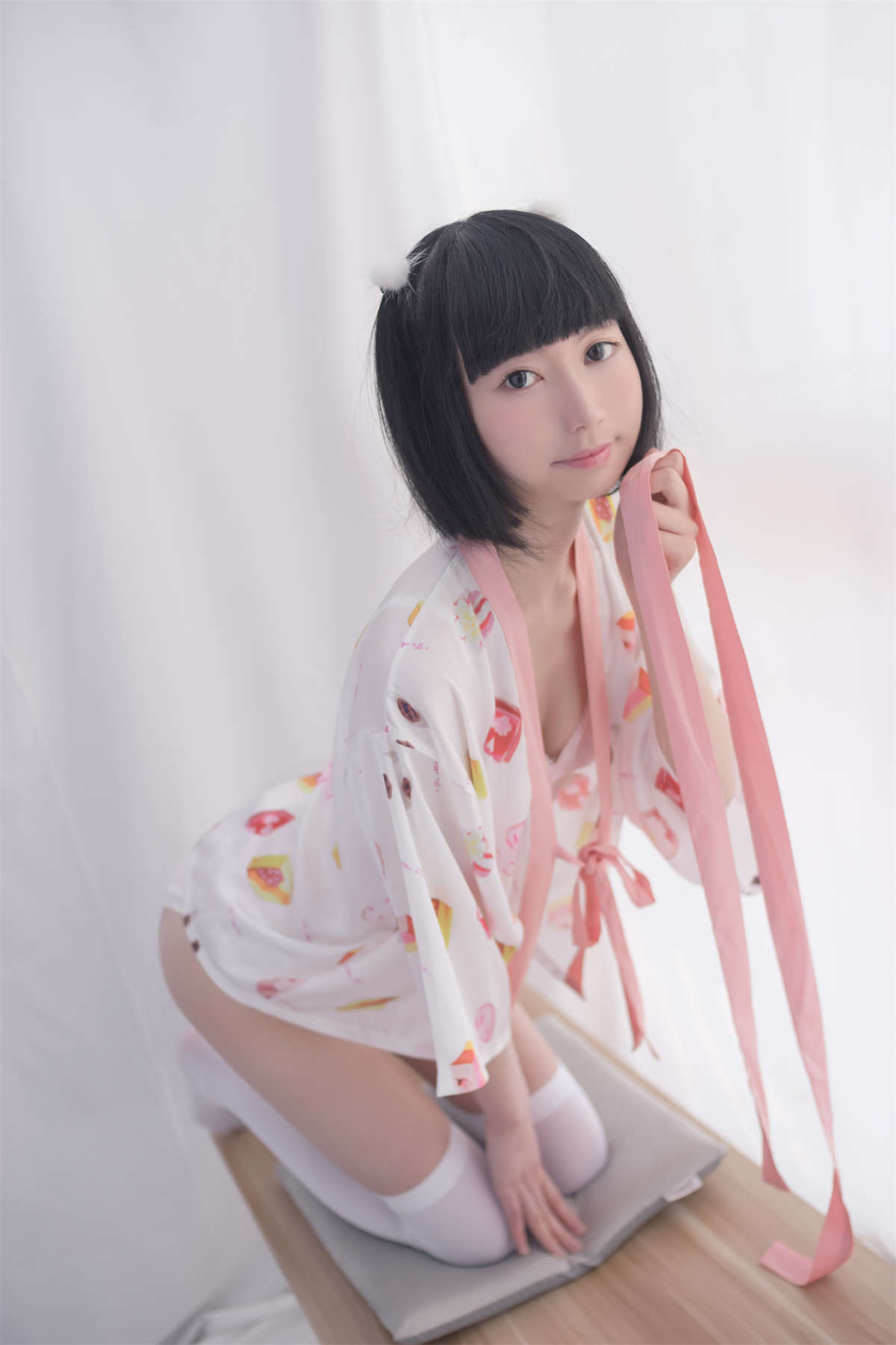 轻兰映画 SPL.004 妹妹头少女的白丝-日更街拍
