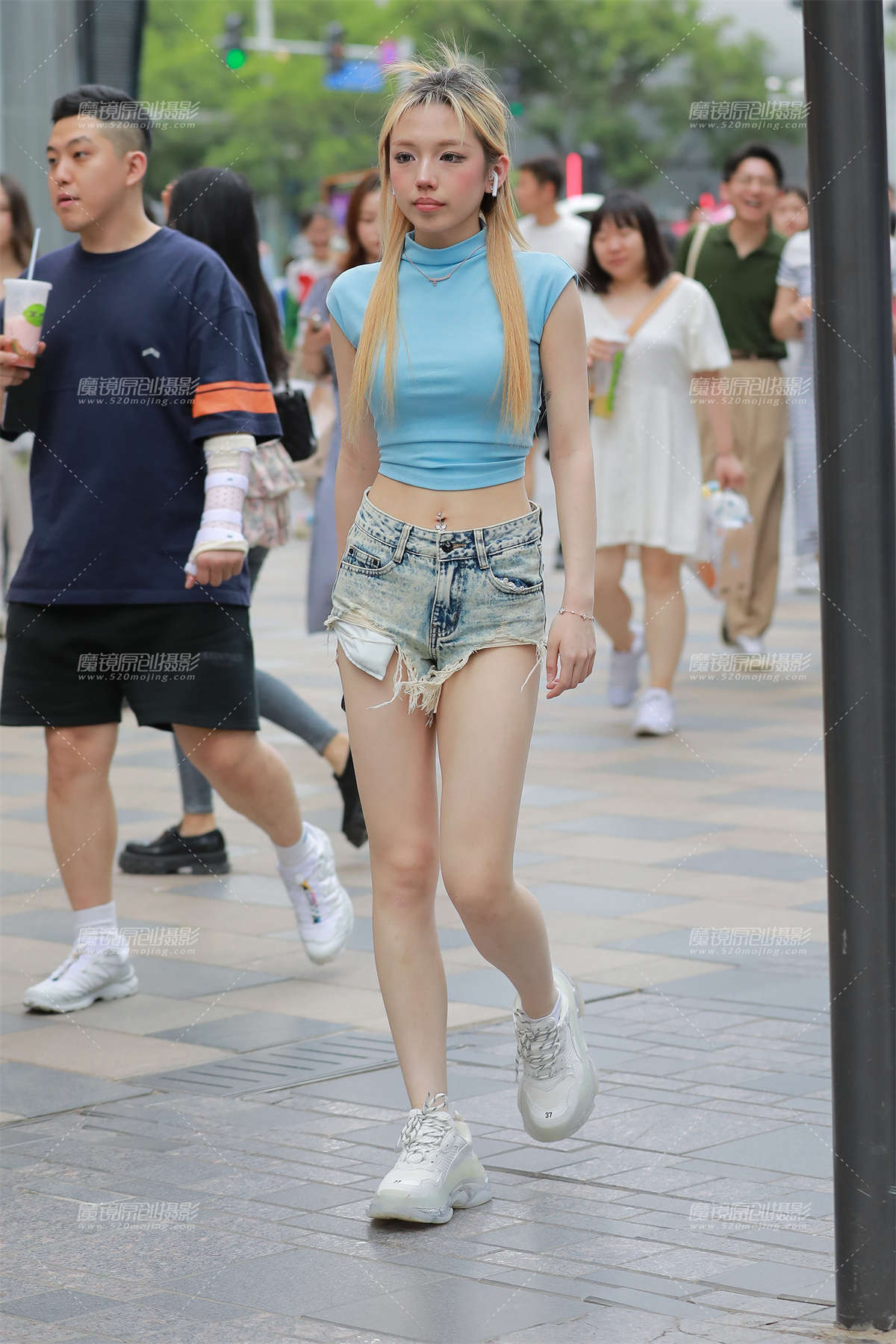 【玻璃街拍】热裤小姐姐-日更街拍