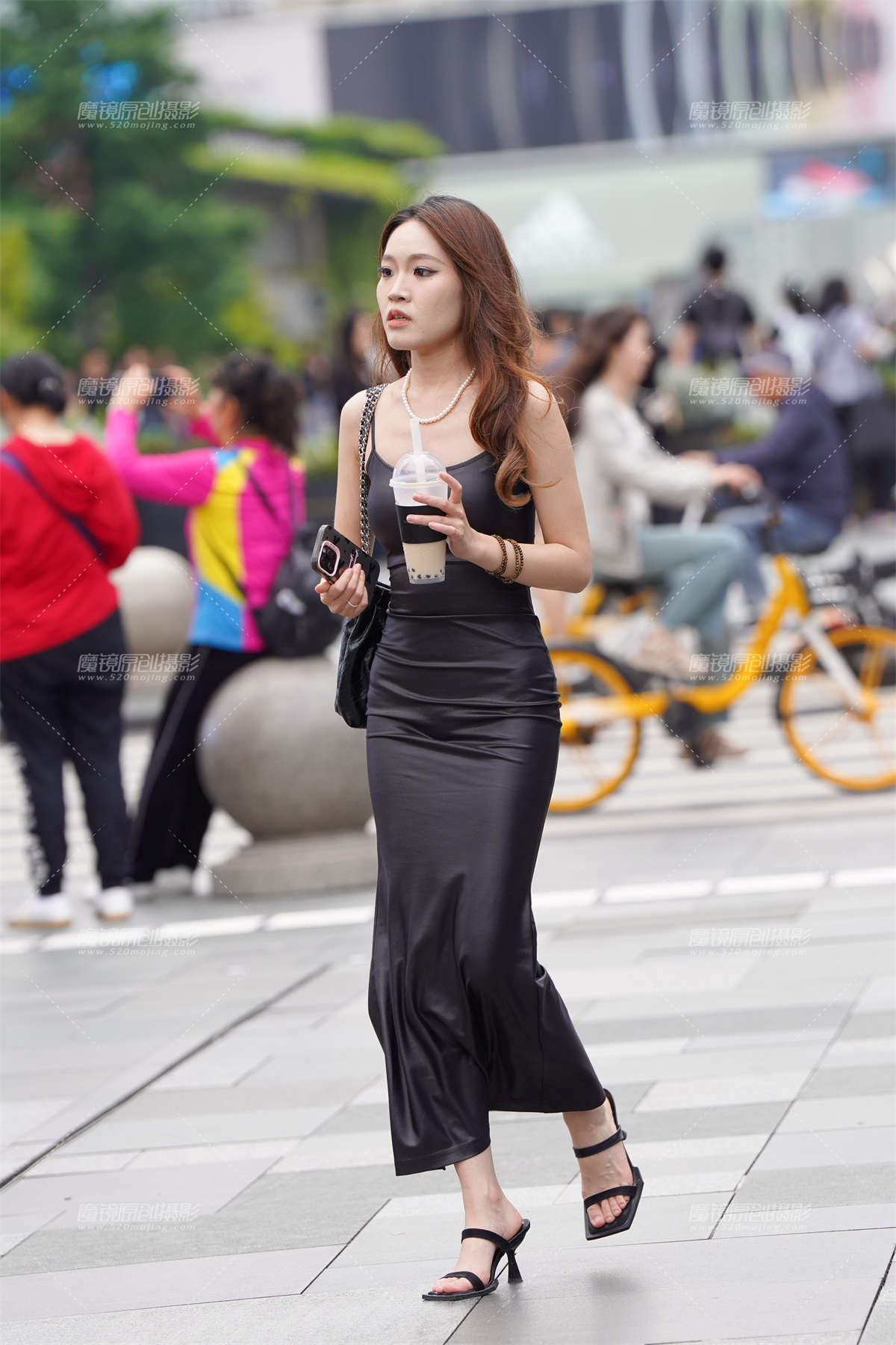 图片[2]-紧身皮裙-日更街拍