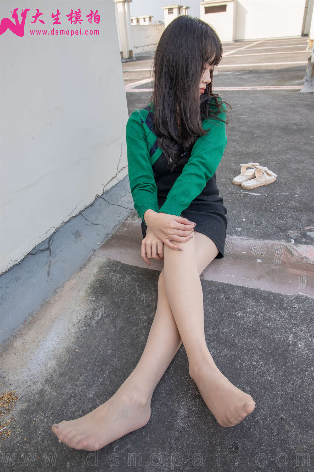 大生模拍 NO.244 思懿 嫩嫩的足-日更街拍