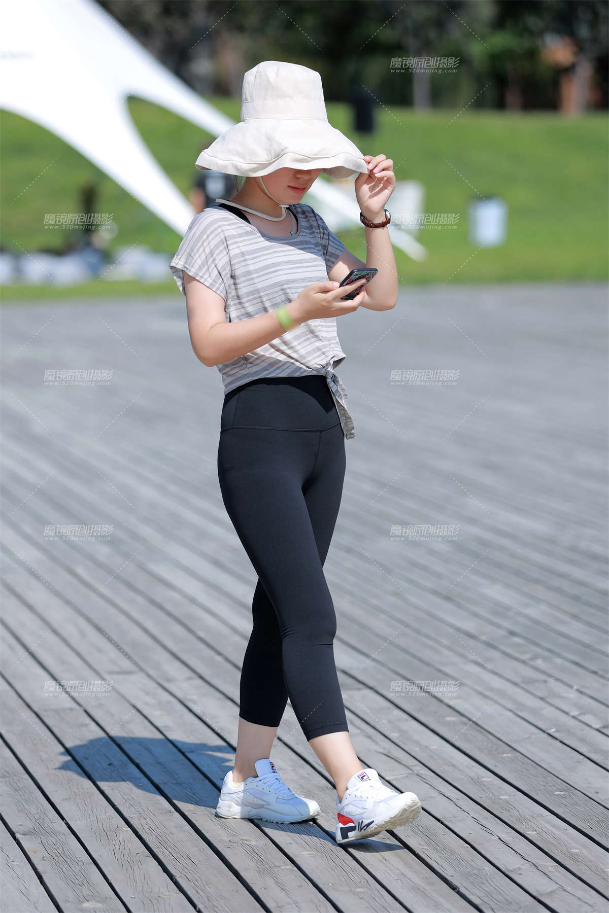 图片[2]-★课间休息紧身瑜伽裤美女-日更街拍