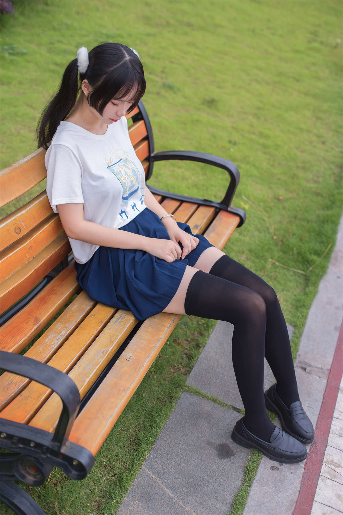 图片[2]-轻兰映画 SPL.005 少女的黑白丝-日更街拍