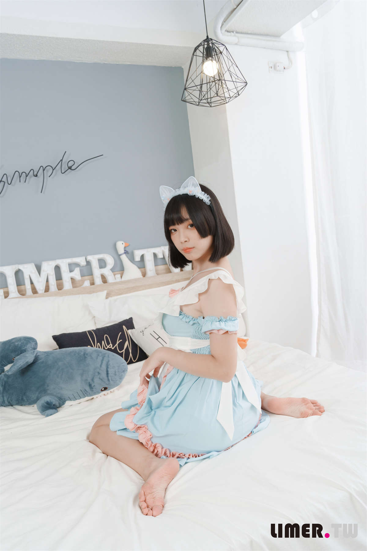图片[2]-Limerence原创 No.54 之之 女仆装扮柔嫩欧派与裸足 请主人享用-日更街拍