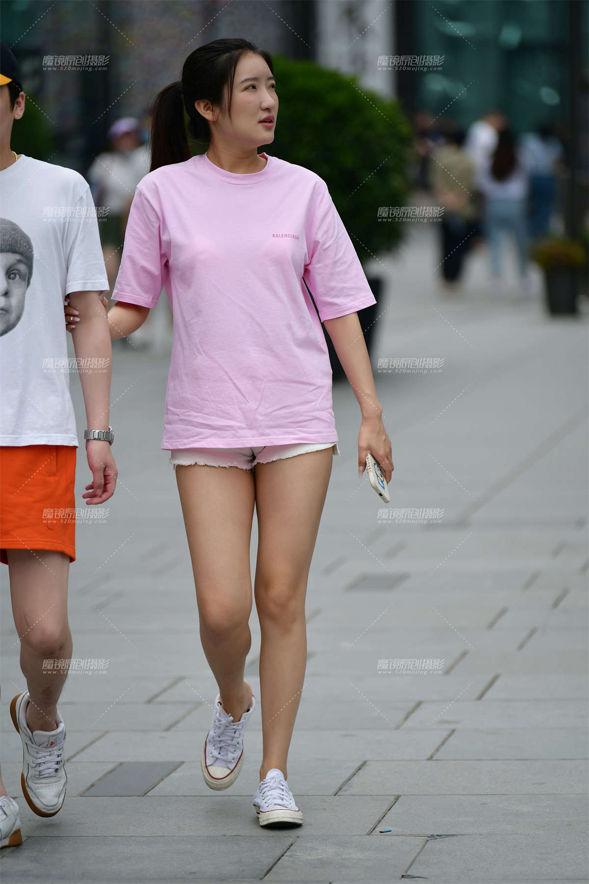 图片[2]-★高挑超短热裤美女-日更街拍