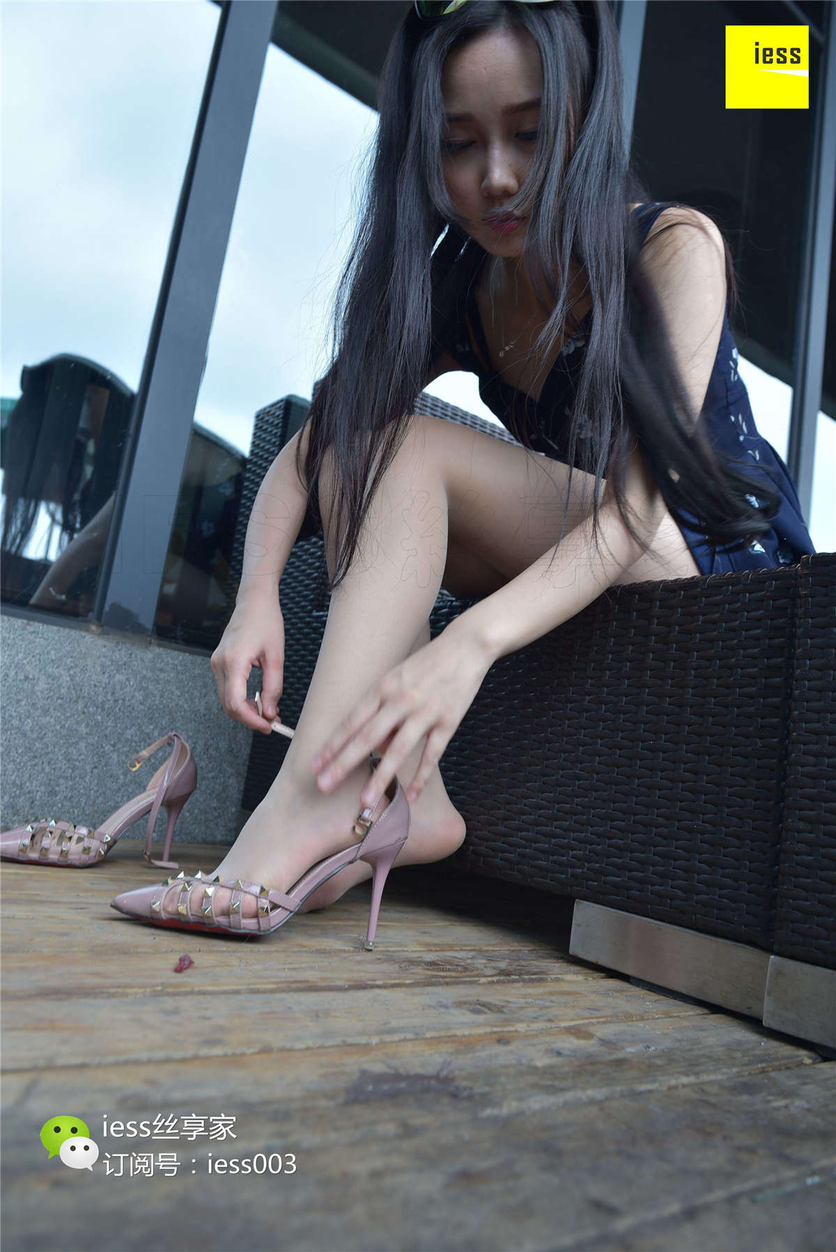 IESS异思趣向 丝享家038期：在星巴克晒太阳的姑娘Ⅱ欣欣-日更街拍