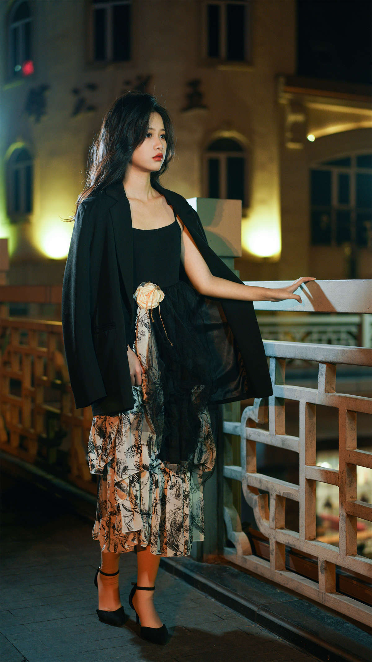 YITUYU艺图语 2022.12.24 夜巷 旺旺小小舒-日更街拍