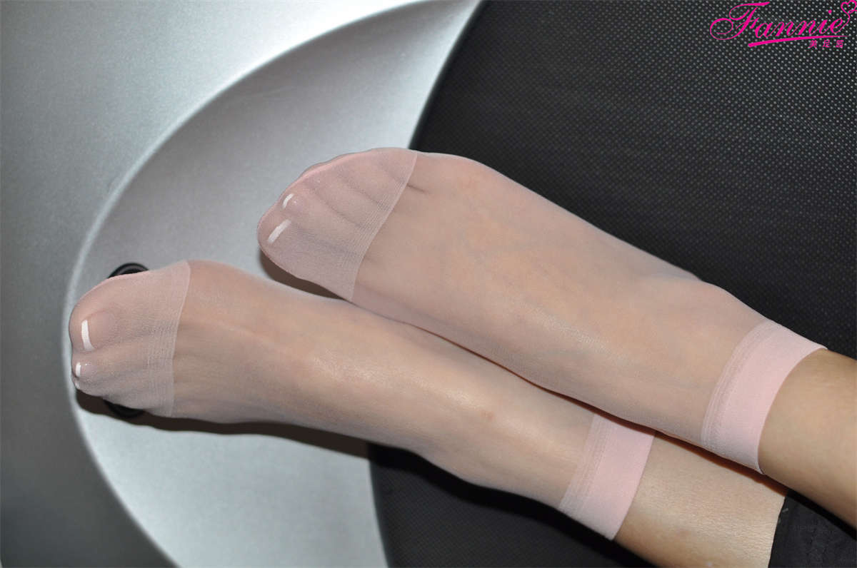 图片[2]-Fannie芬妮美足园NO.131 fannie晨练系列–淡淡的粉丝-日更街拍