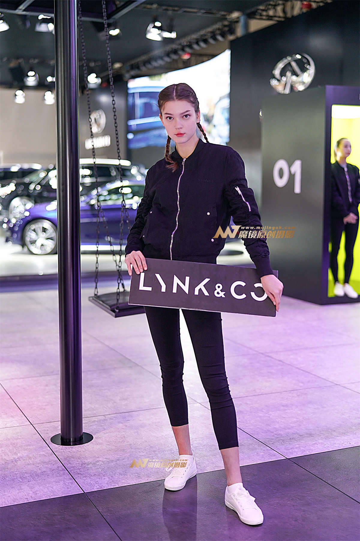 高颜值乌克兰小姐姐-日更街拍