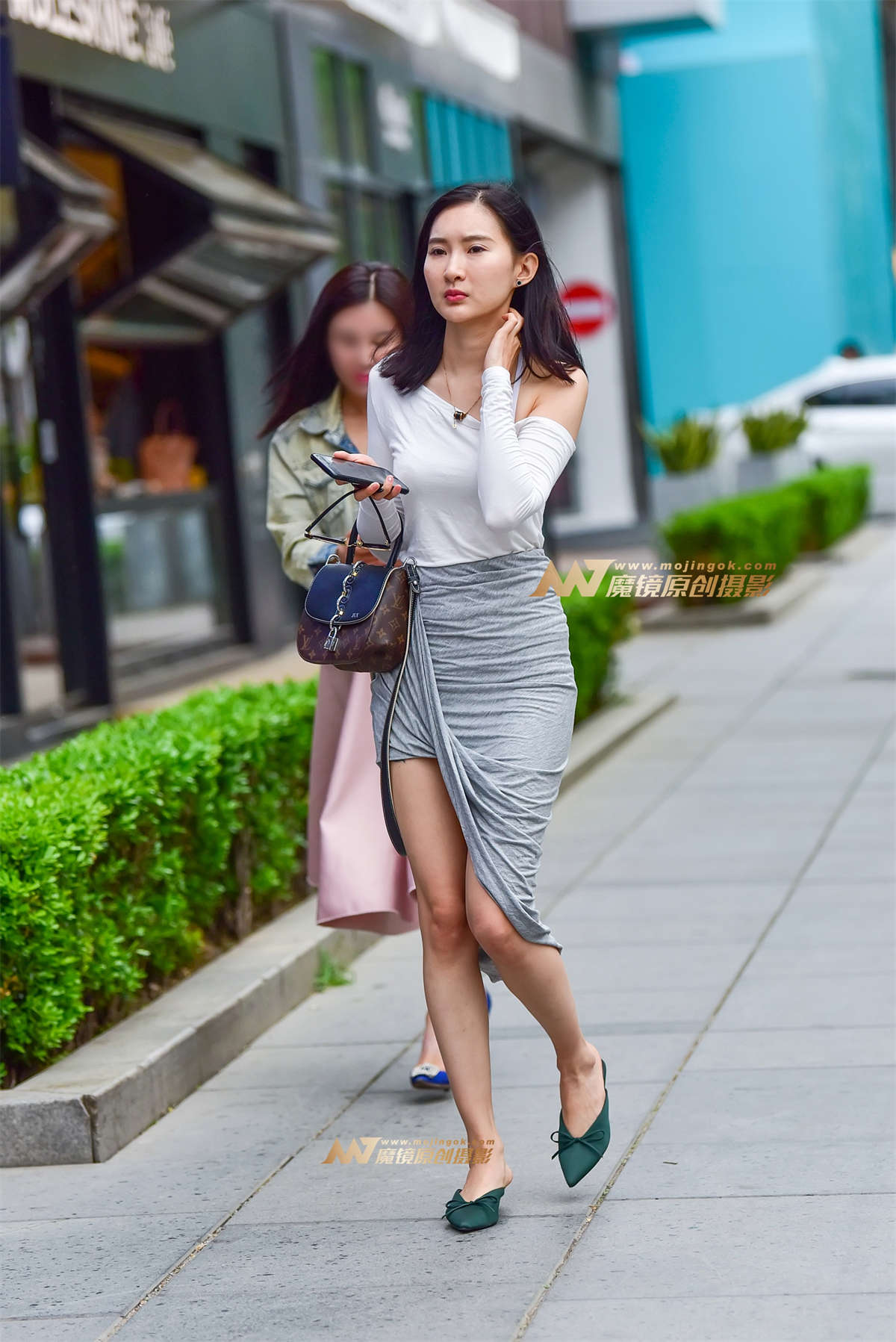 【赛德克赛帖】个性开衩裙 精致女郎-日更街拍