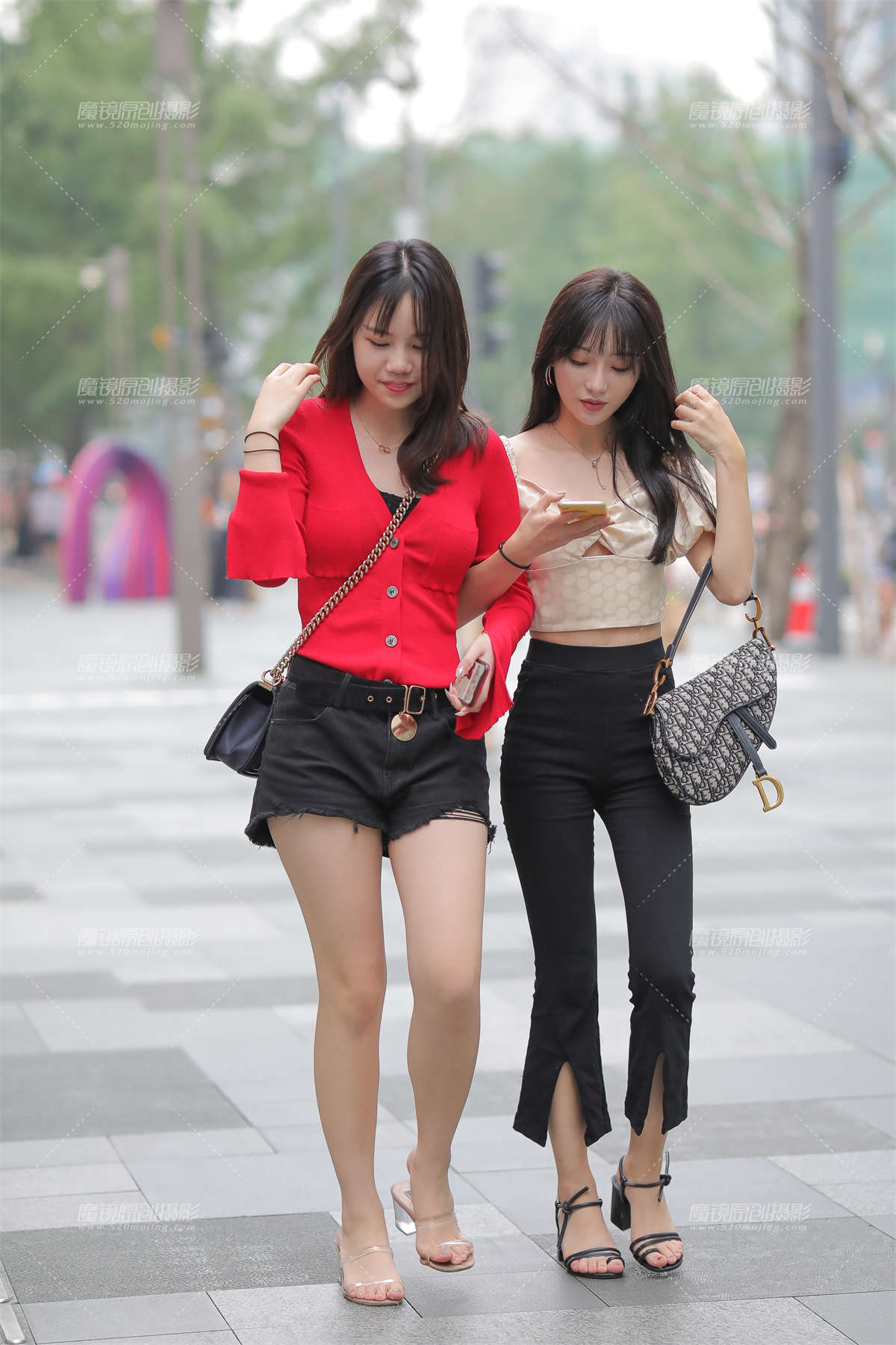 黑色牛仔裤美女 女生眼中的好身材-日更街拍