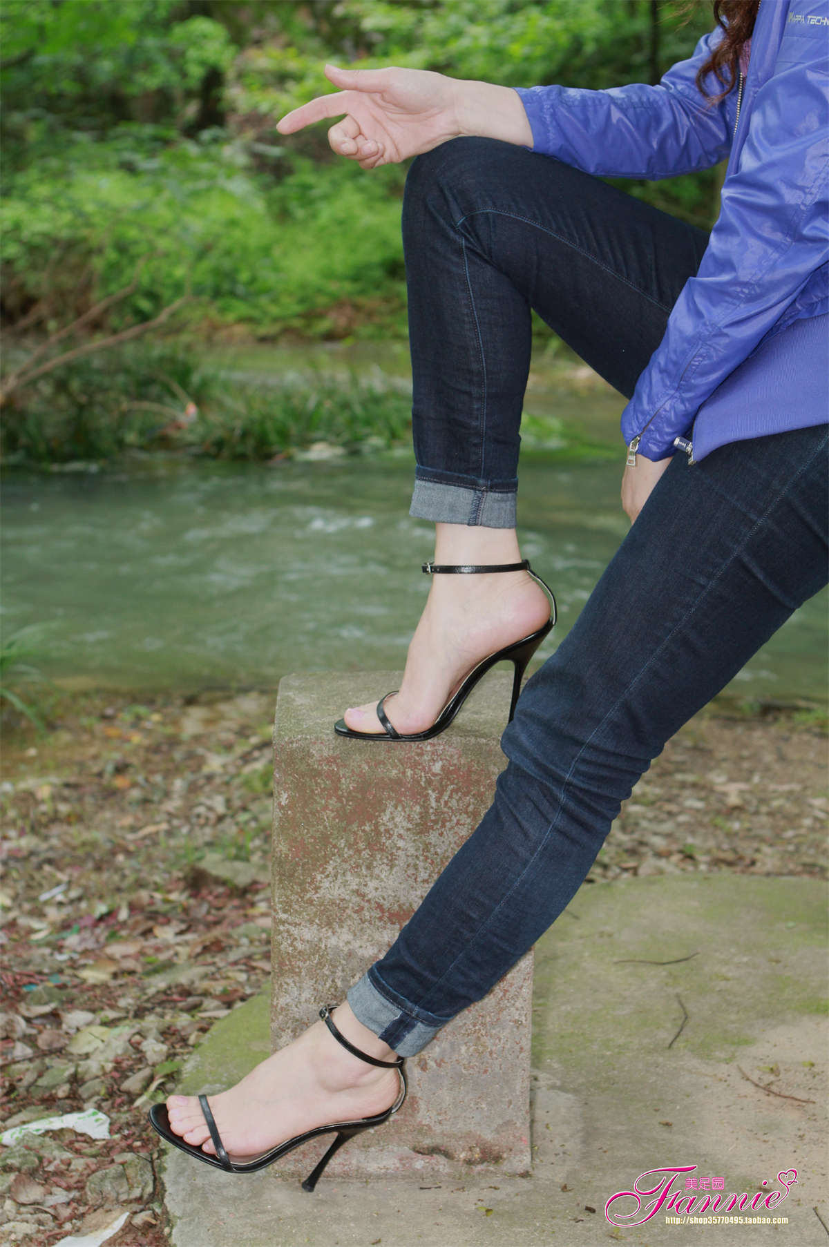 图片[2]-Fannie芬妮美足园NO.295 在水一方（1）-日更街拍