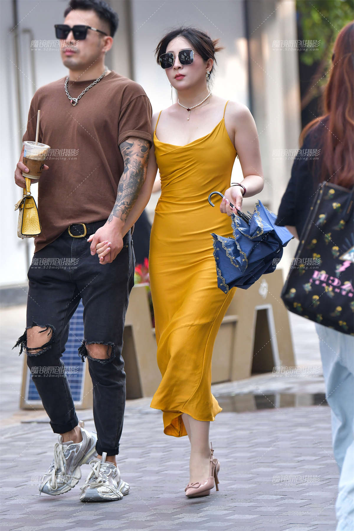 ★气质吊带长裙美女-日更街拍